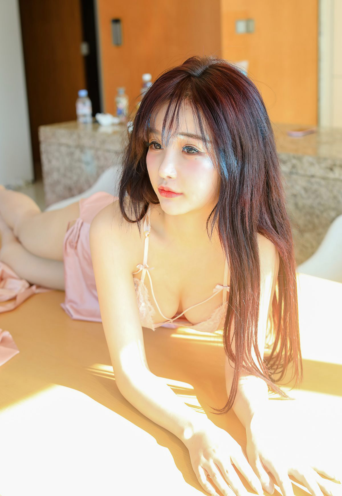 南初妹妹极品粉嫩睡衣白嫩大胸诱惑清新美腿玉足2021最新写真