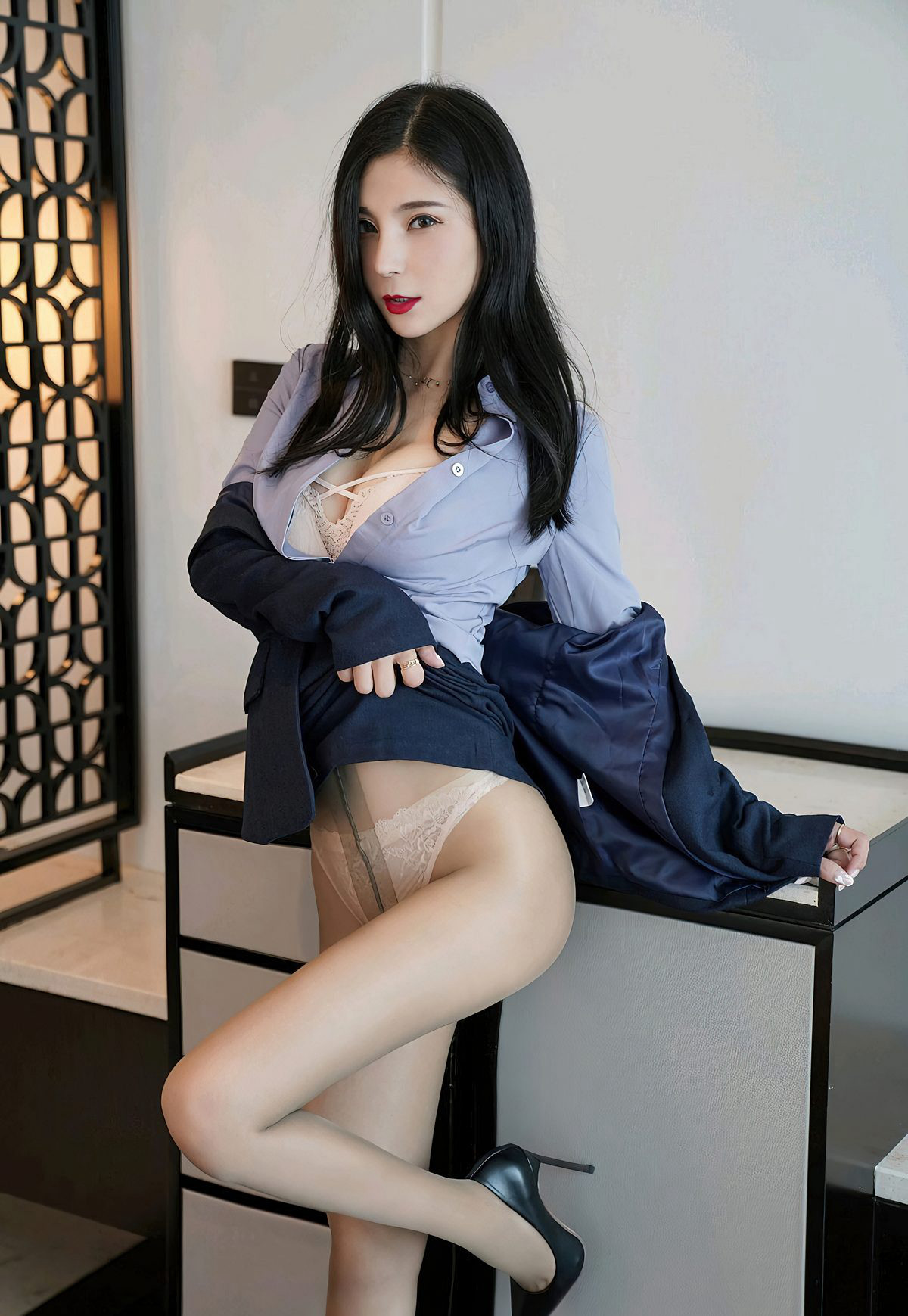 小蛮妖脱肉丝袜高跟制服诱惑2021爱美女祝大家新年快乐