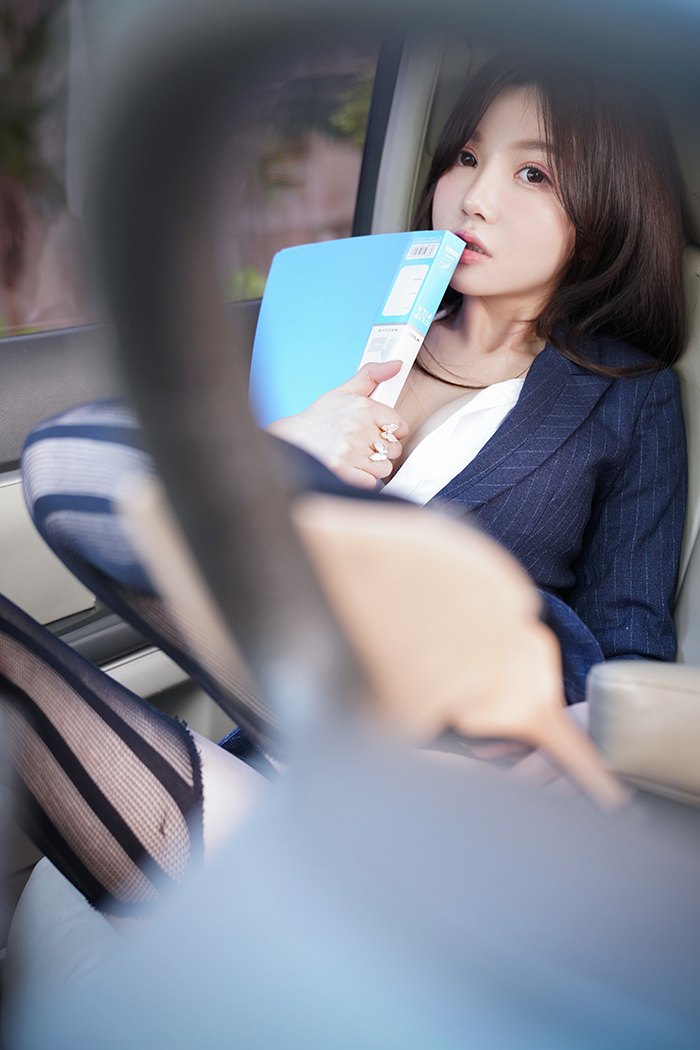 绝色车模糯美子白皙巨乳蠢蠢动人