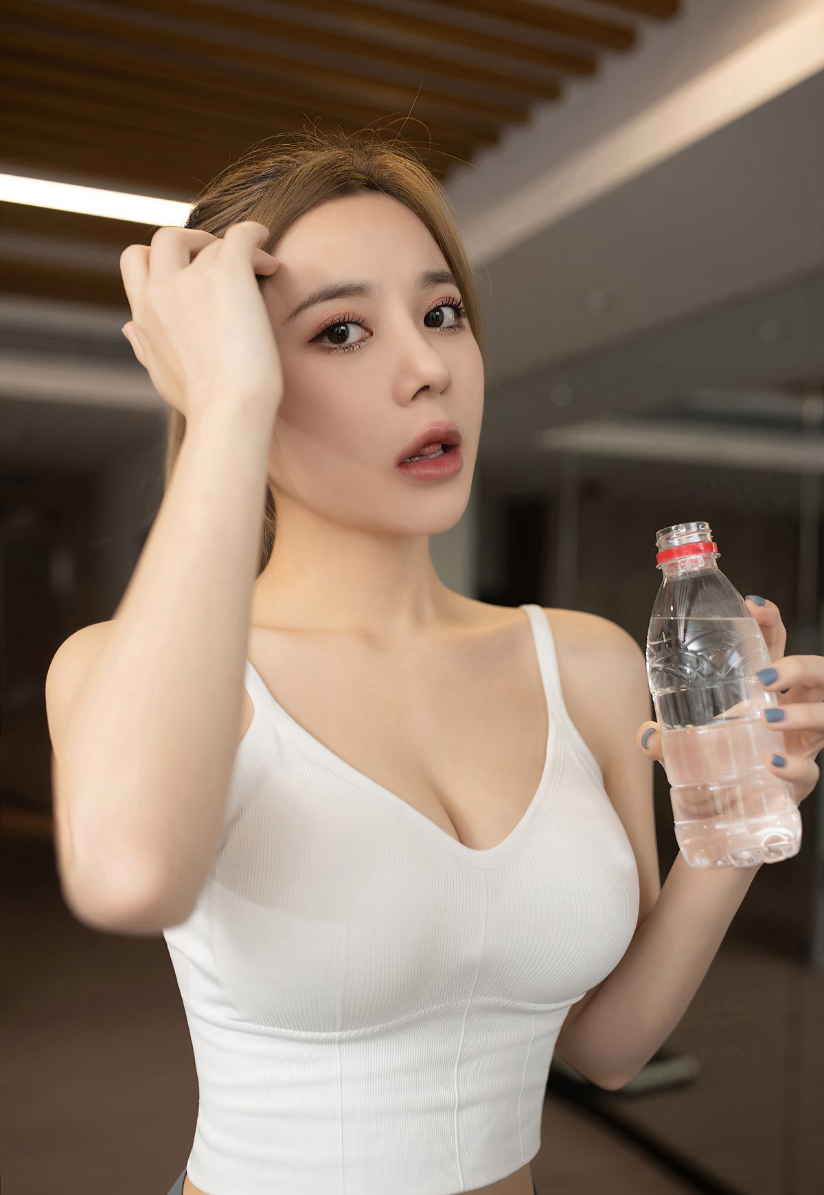 鱼子酱Fish超大美胸挺进诱惑健身美少妇大圆臀诱惑图片