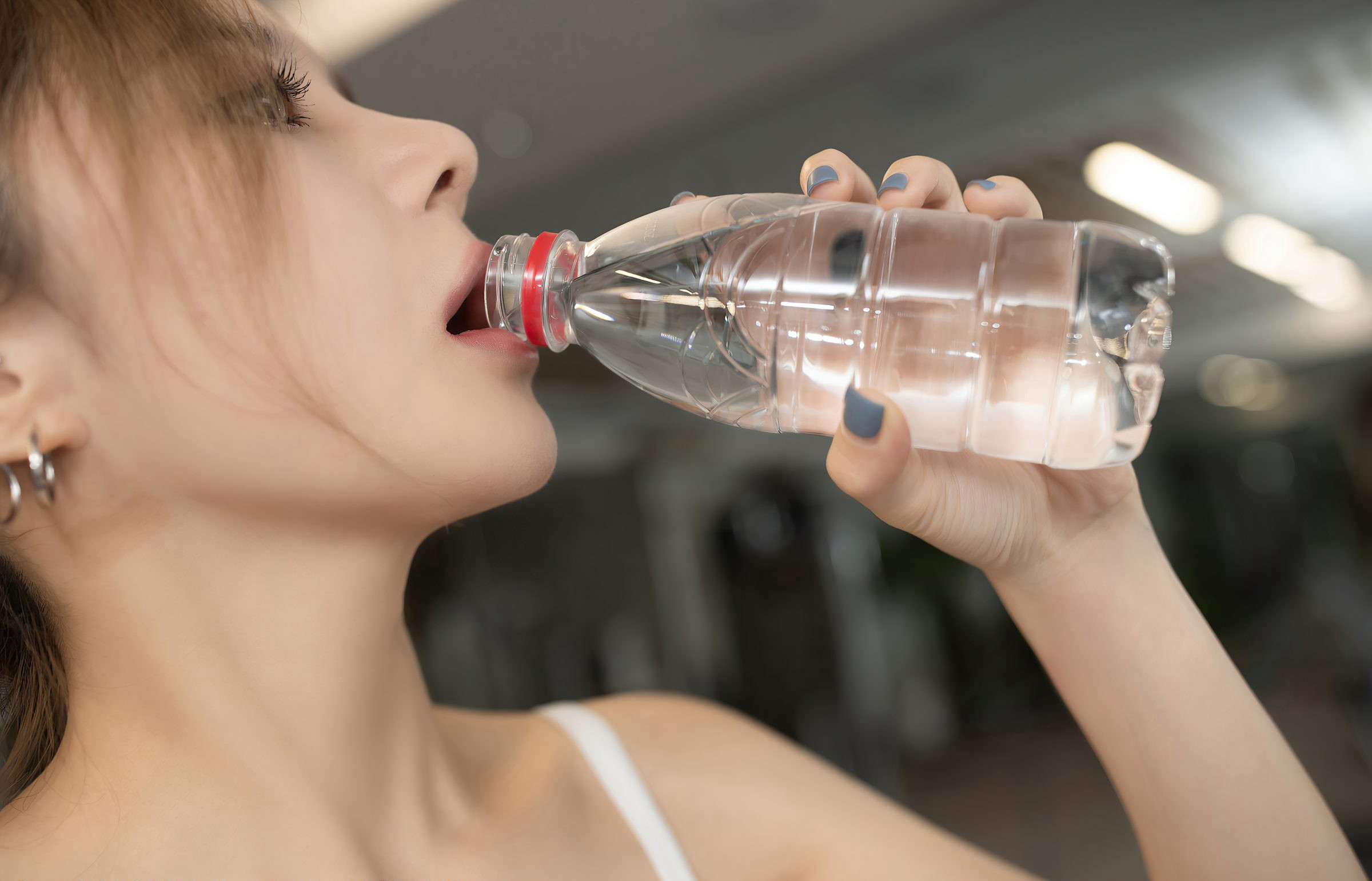 鱼子酱Fish超大美胸挺进诱惑健身美少妇大圆臀诱惑图片