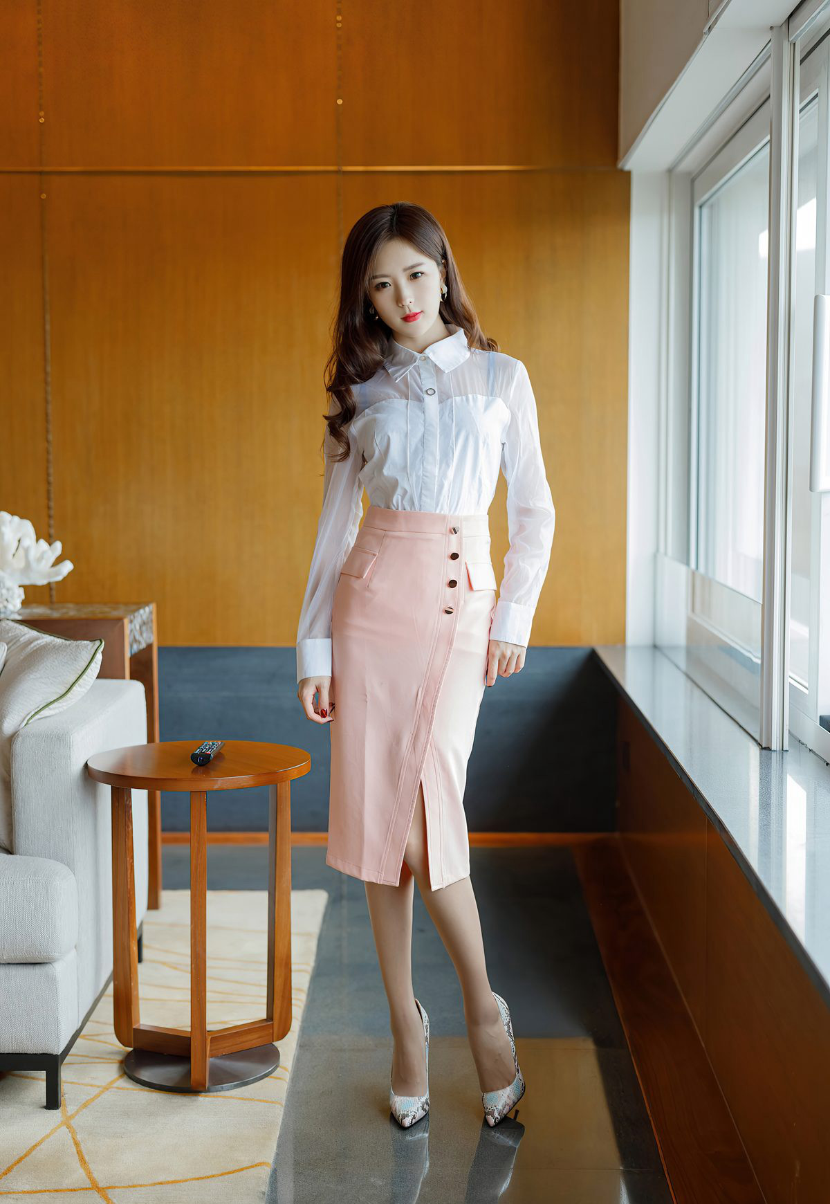 爱蜜社性感女神杨紫嫣性感制服诱惑肉丝美腿玉足