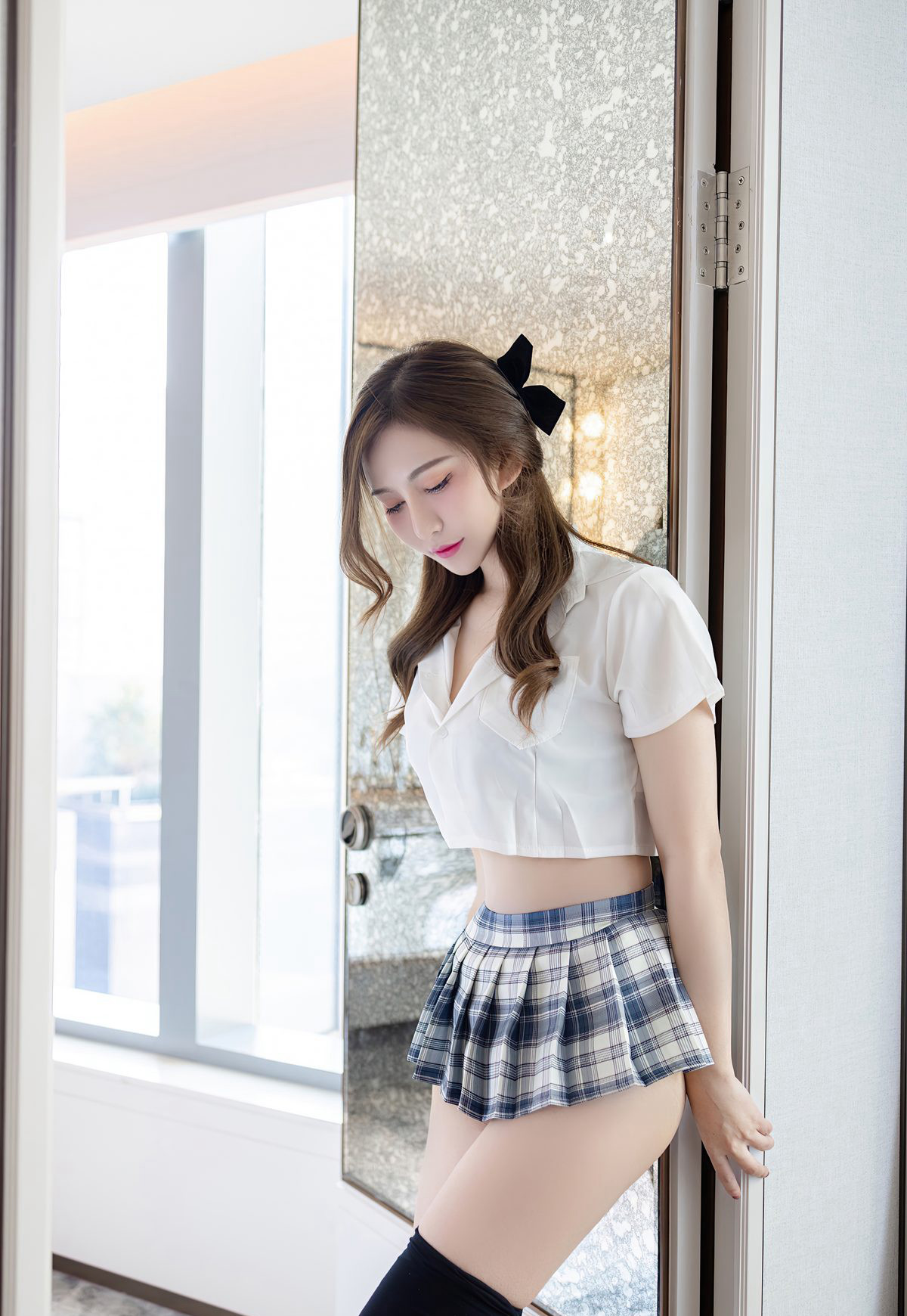 爱蜜社女神Lavinia肉肉性感内衣极品大胸白嫩皮肤写真