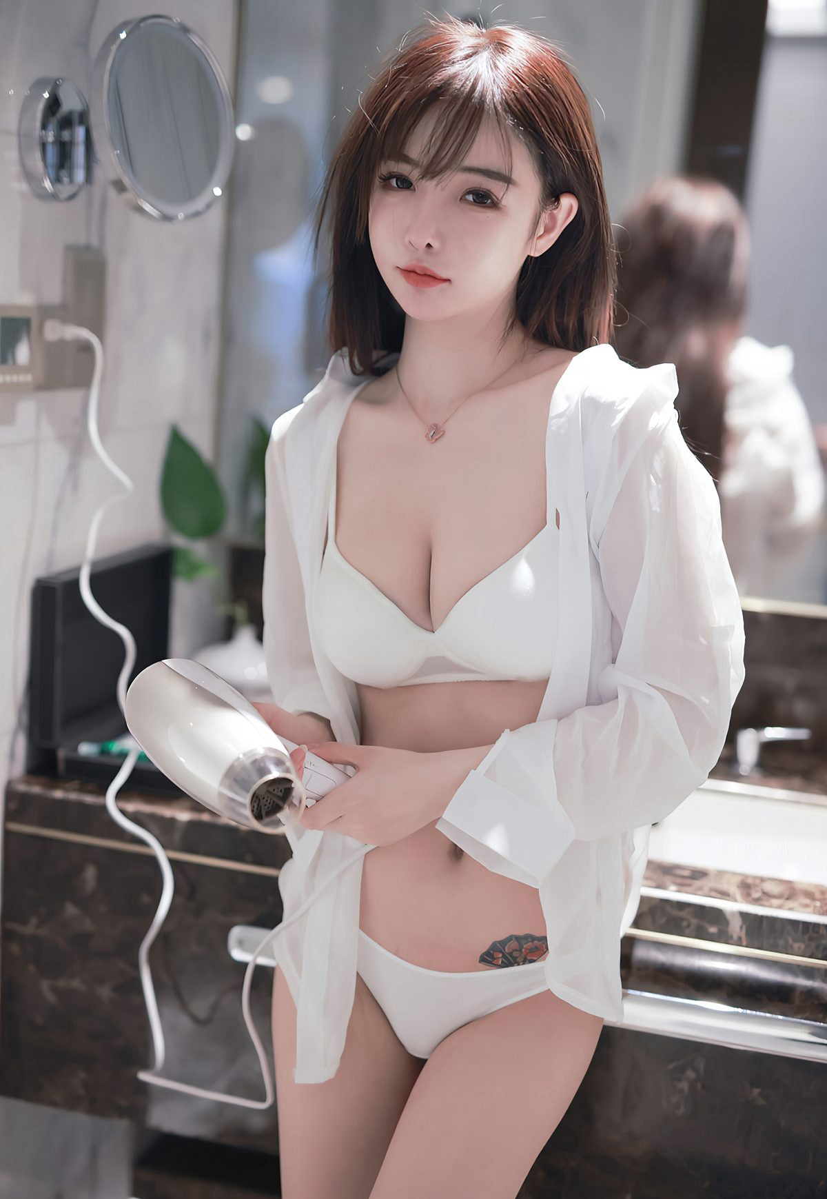 南初妹妹性感白衬衣诱惑裸胸美女性感内衣诱惑