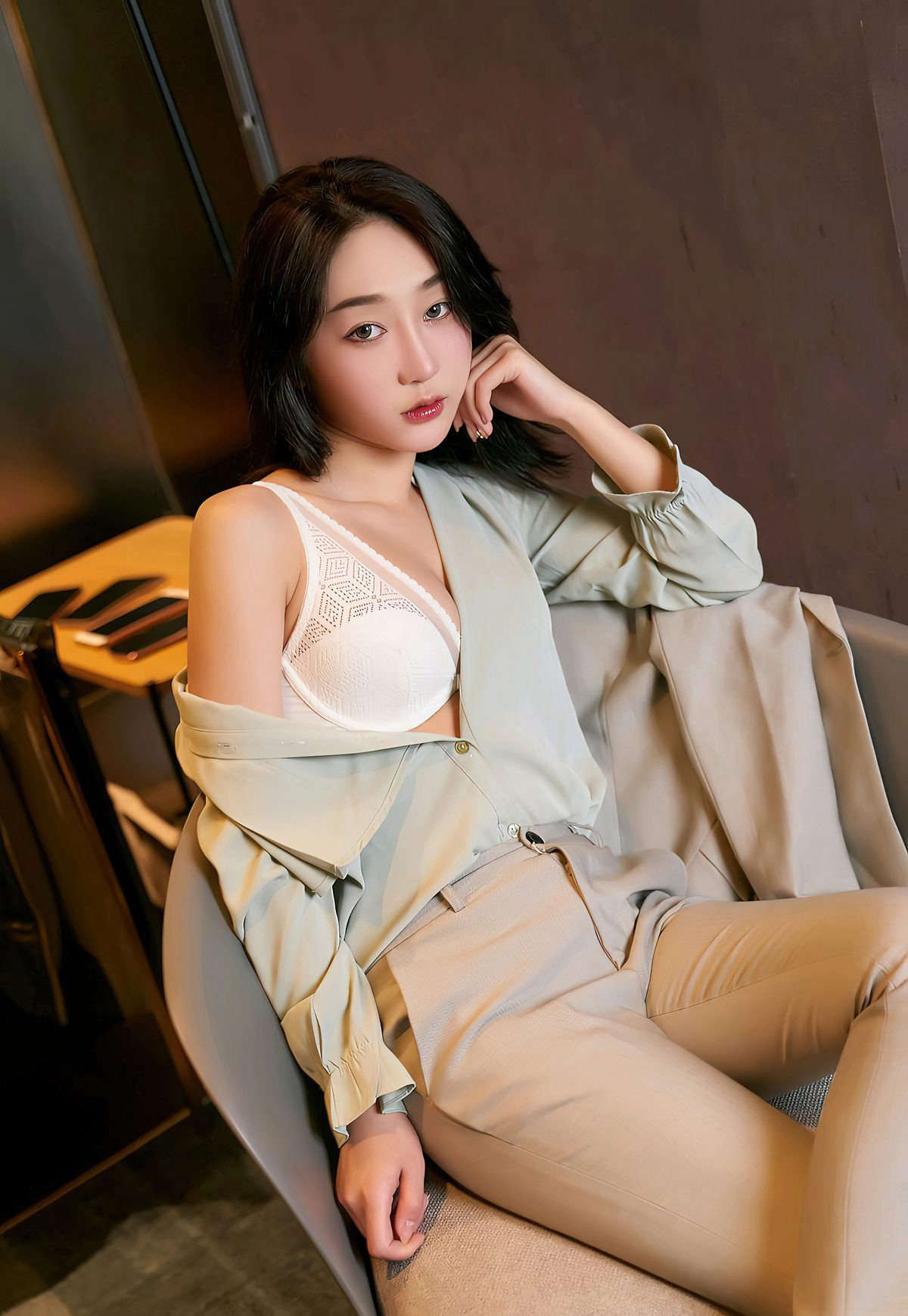 九月生性感白领2021极品超薄肉丝袜美腿制服诱惑