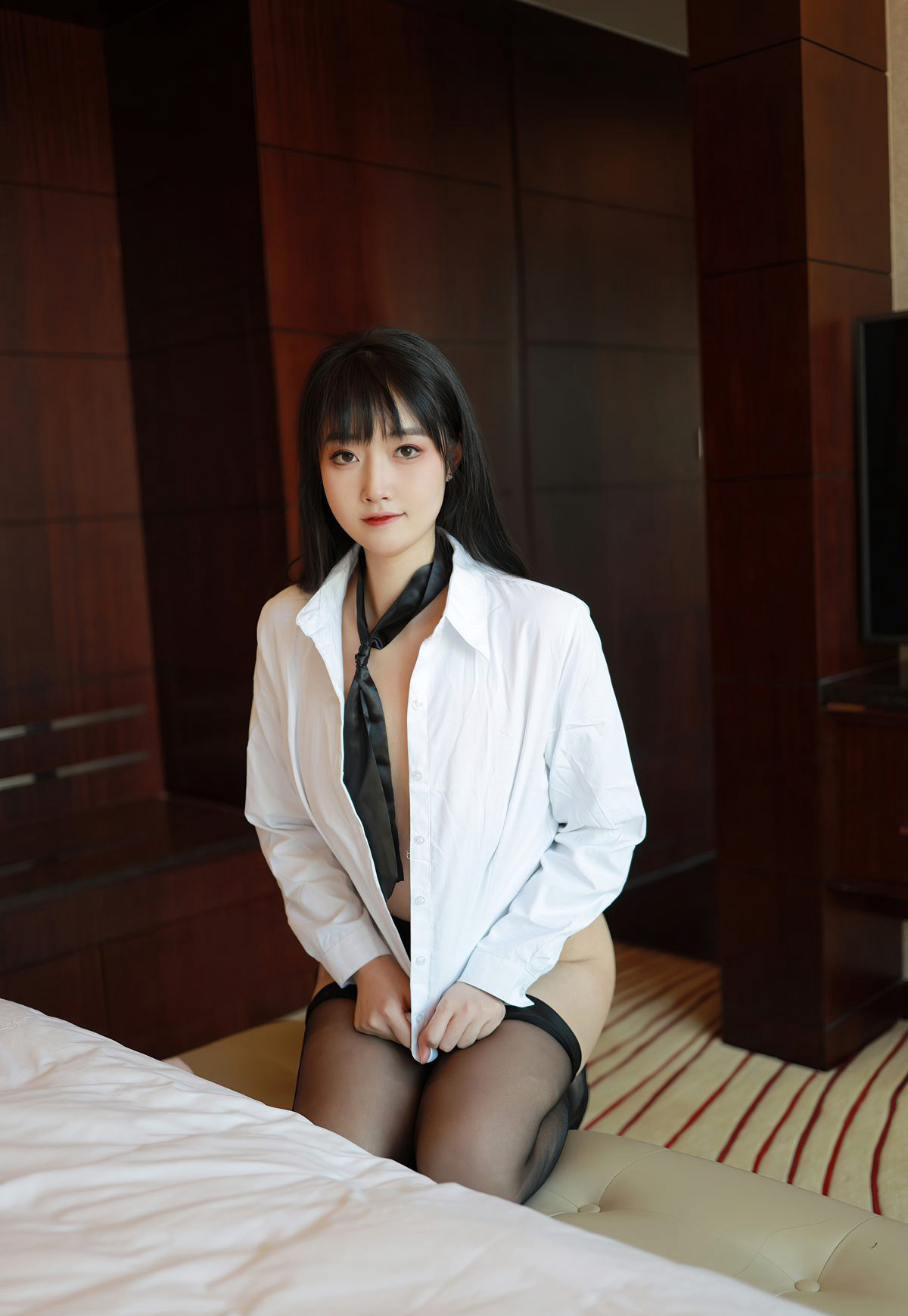 锅包又2021黑丝制服诱惑高跟制服极品美腿