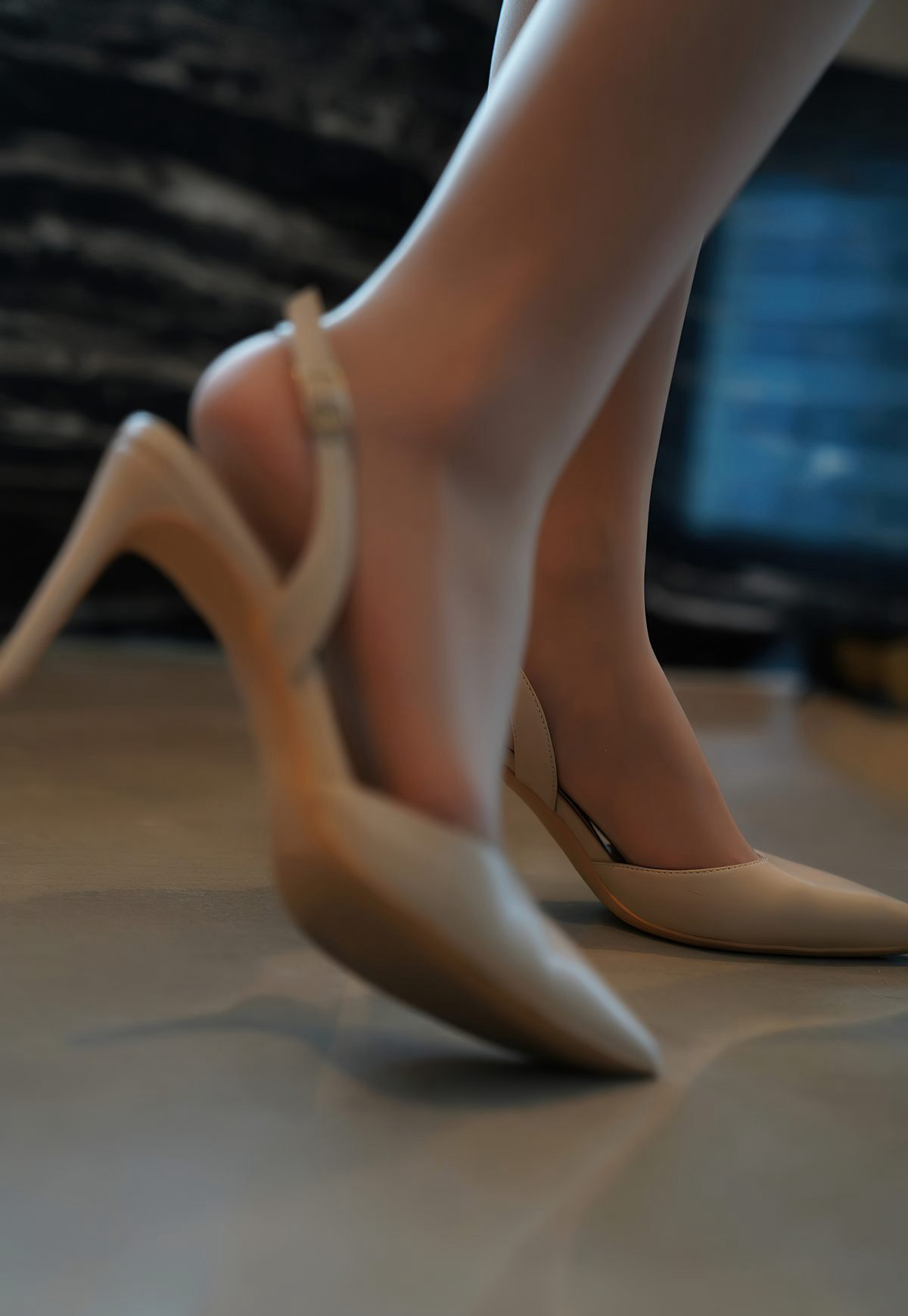 绝色美女仓井优香肉丝袜高跟性感制服风骚美臀高跟写真