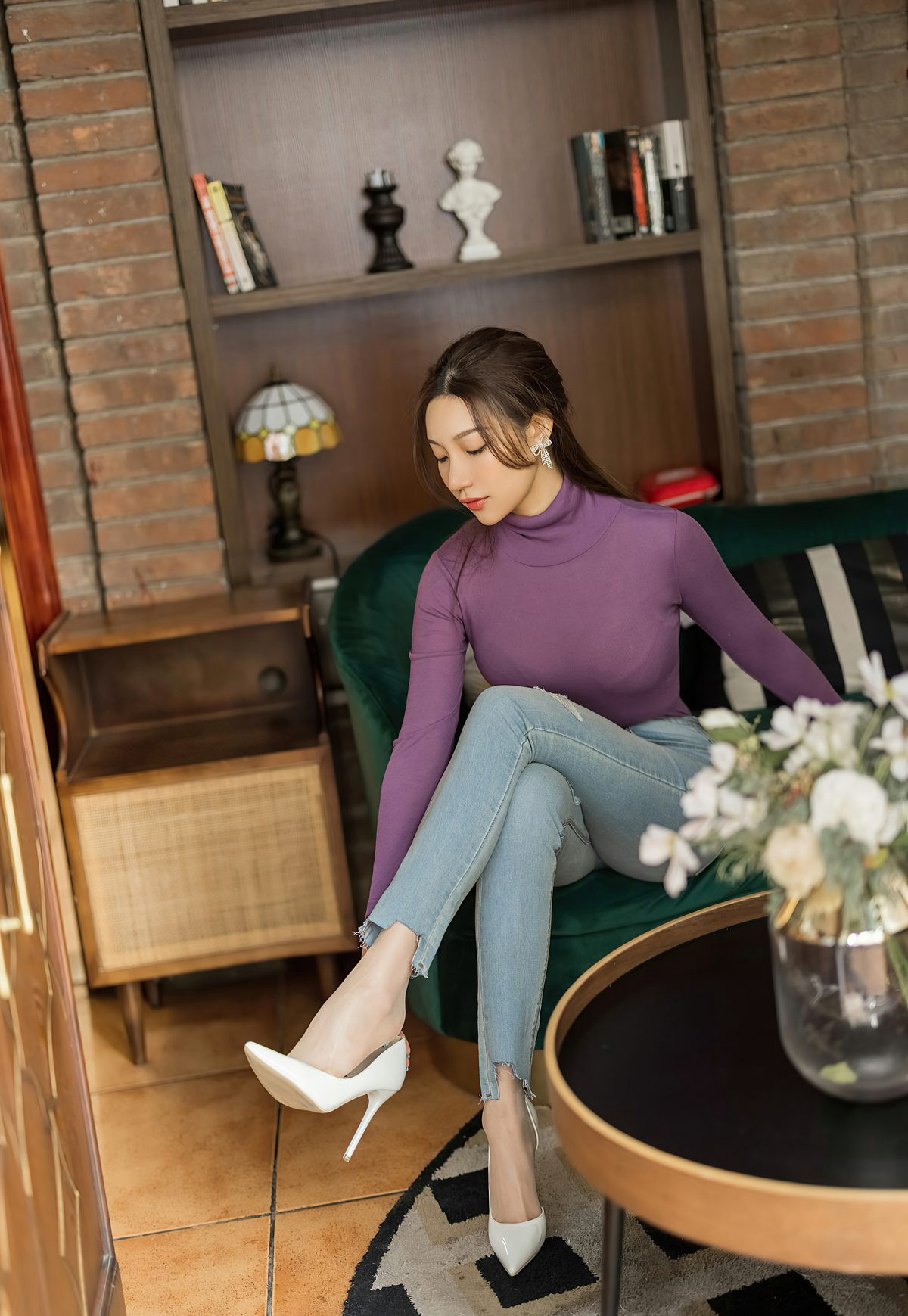 爱蜜社小狐狸2021极品肉丝袜性感紧身牛仔裤诱惑丰满美臀