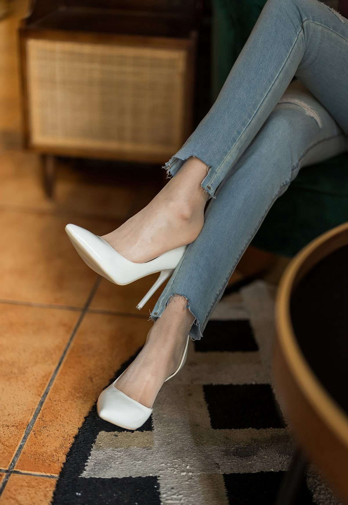 爱蜜社小狐狸2021极品肉丝袜性感紧身牛仔裤诱惑丰满美臀