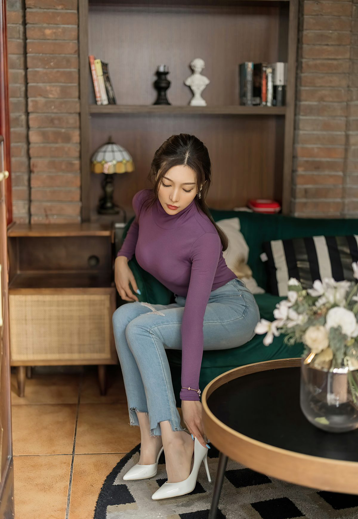 爱蜜社小狐狸2021极品肉丝袜性感紧身牛仔裤诱惑丰满美臀