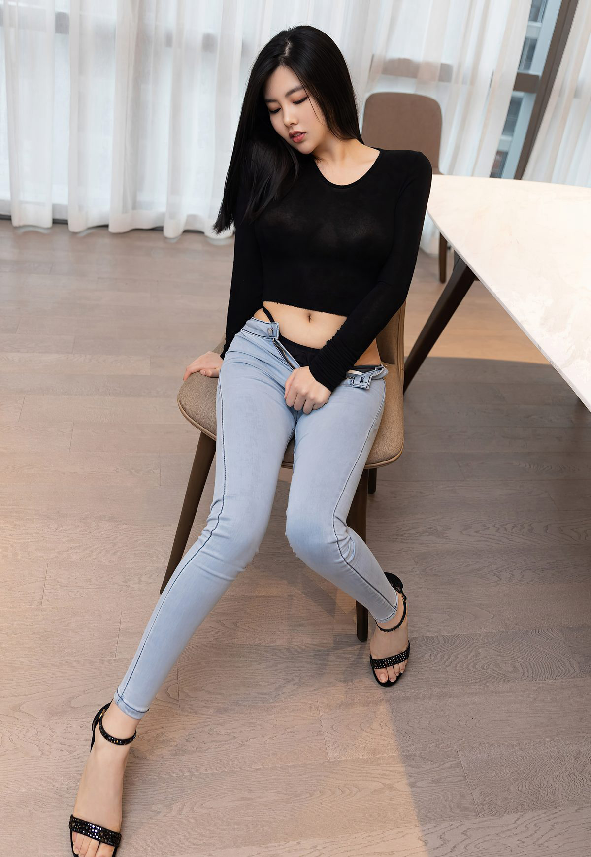 尤蜜荟性感紧身牛仔裤娜露Selena诱惑丁字裤丰满美臀