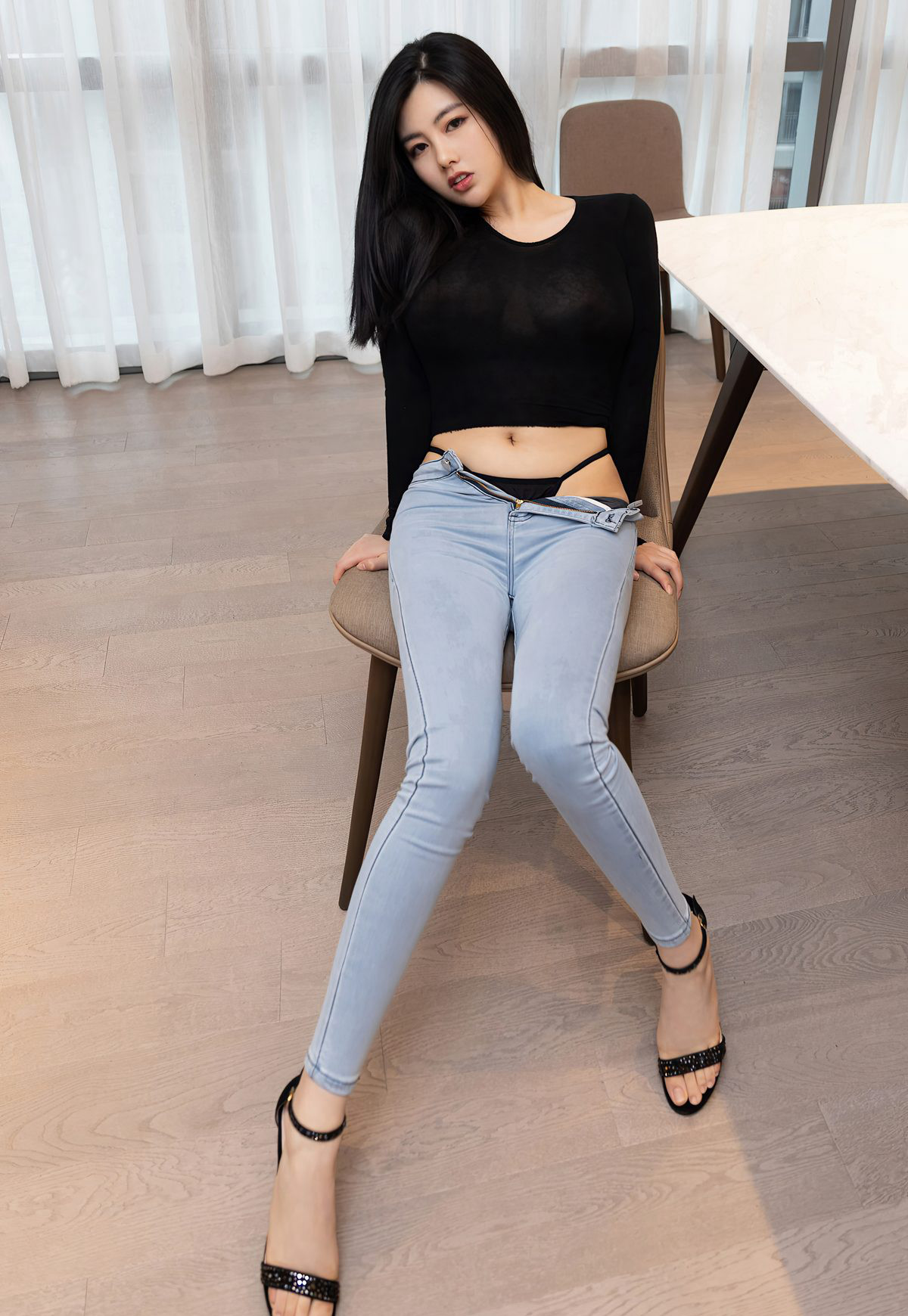 尤蜜荟性感紧身牛仔裤娜露Selena诱惑丁字裤丰满美臀