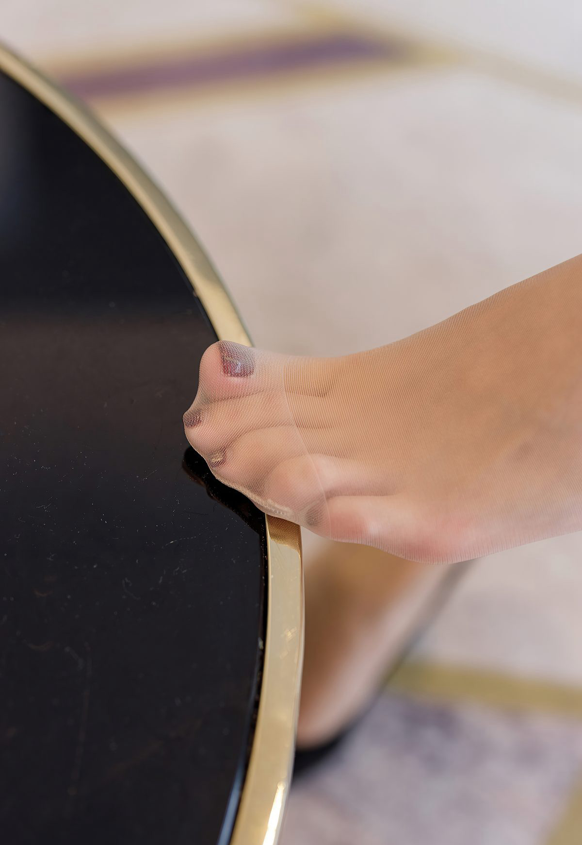 爱蜜社风骚丝袜美女杨紫嫣2021性感灰丝袜丰满美臀丁字裤