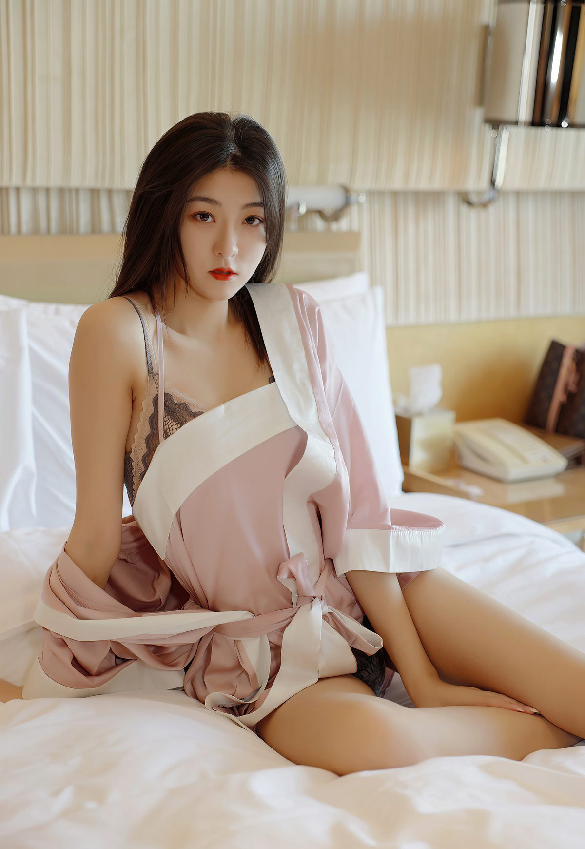 苏雨彤2021性感情趣内衣床上风骚姿势高颜值女神