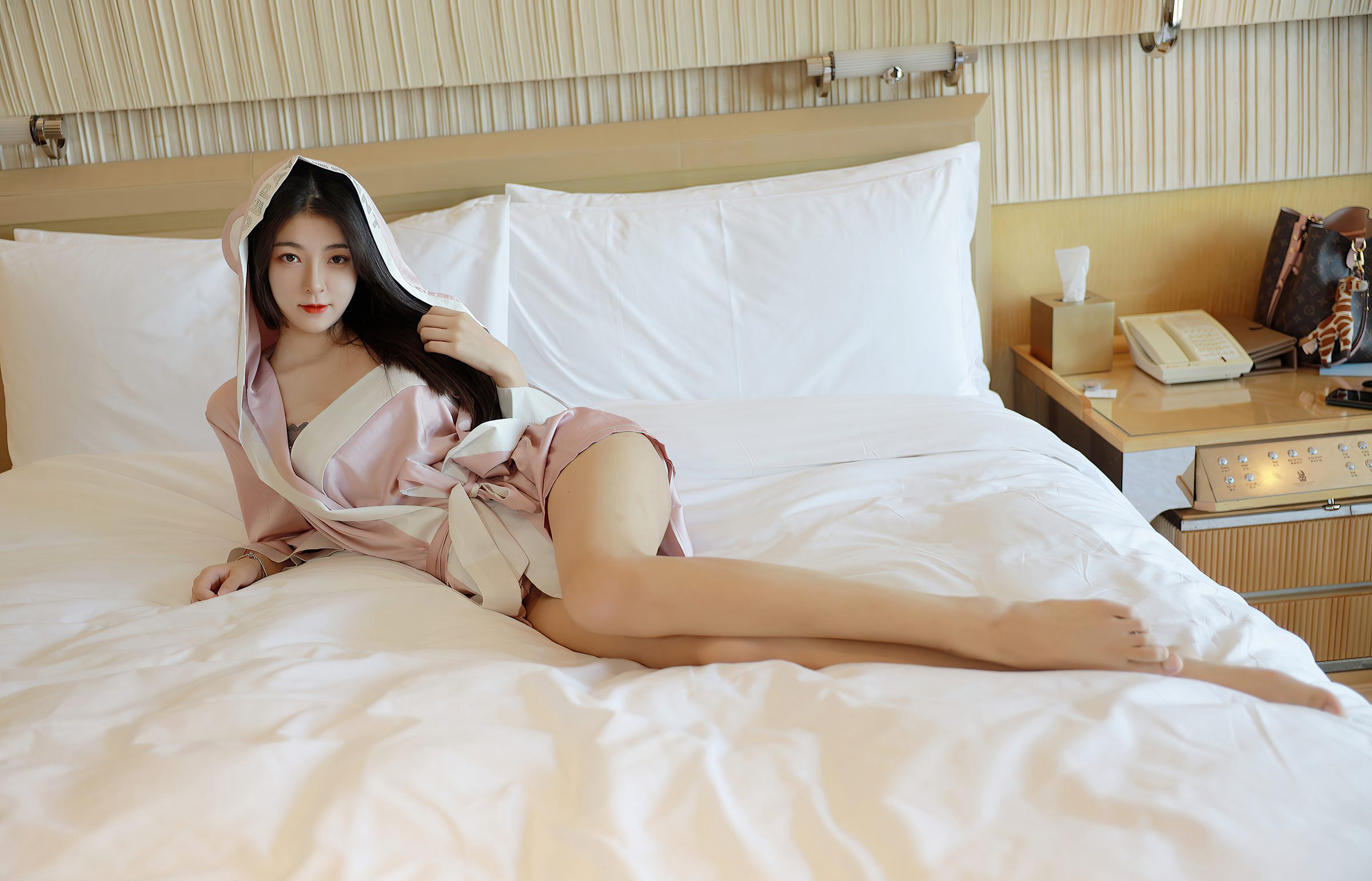 苏雨彤2021性感情趣内衣床上风骚姿势高颜值女神