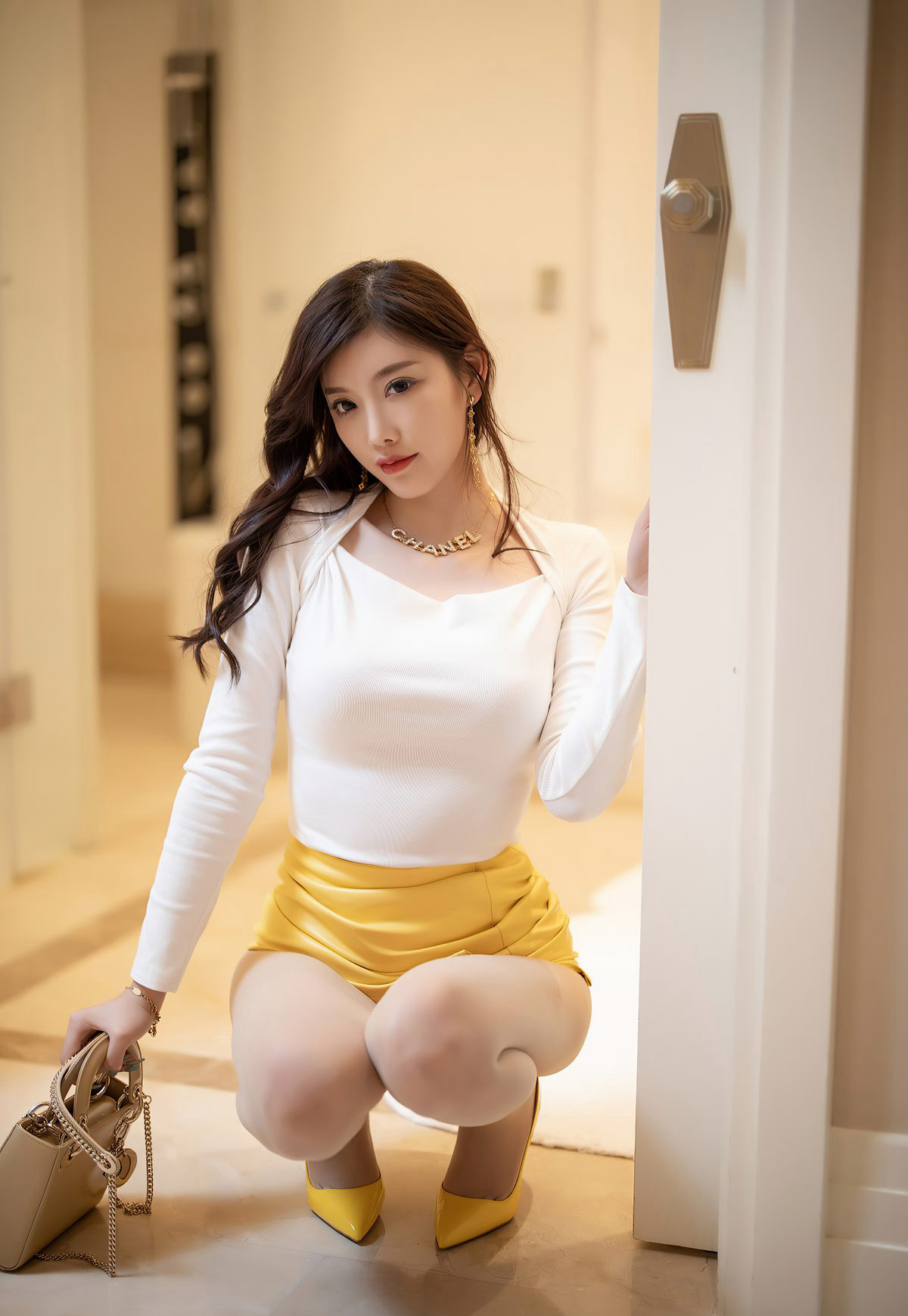 杨晨晨性感小翘臀超性感完美白丝袜美腿高跟玉足