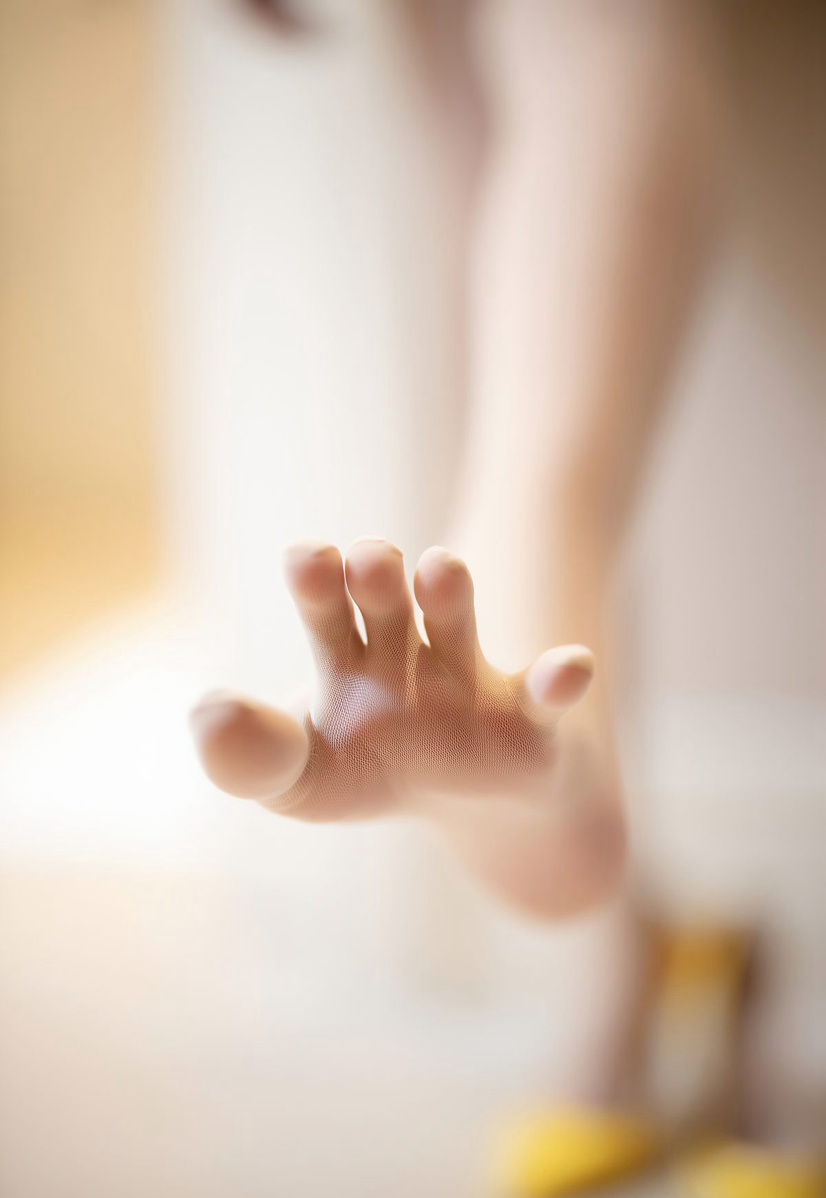 杨晨晨性感小翘臀超性感完美白丝袜美腿高跟玉足