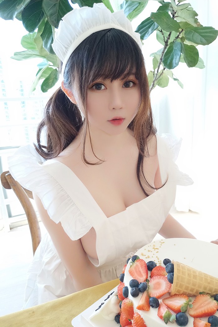 少女厨娘依酱完美巨乳不经意侧漏