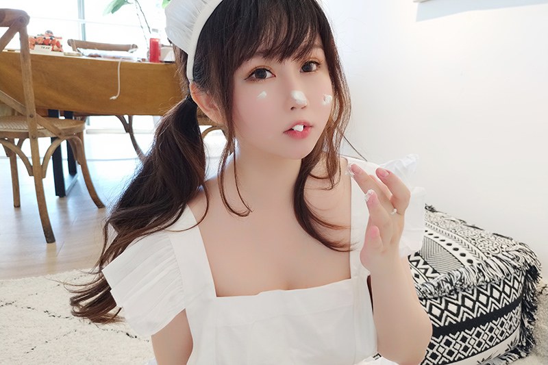少女厨娘依酱完美巨乳不经意侧漏