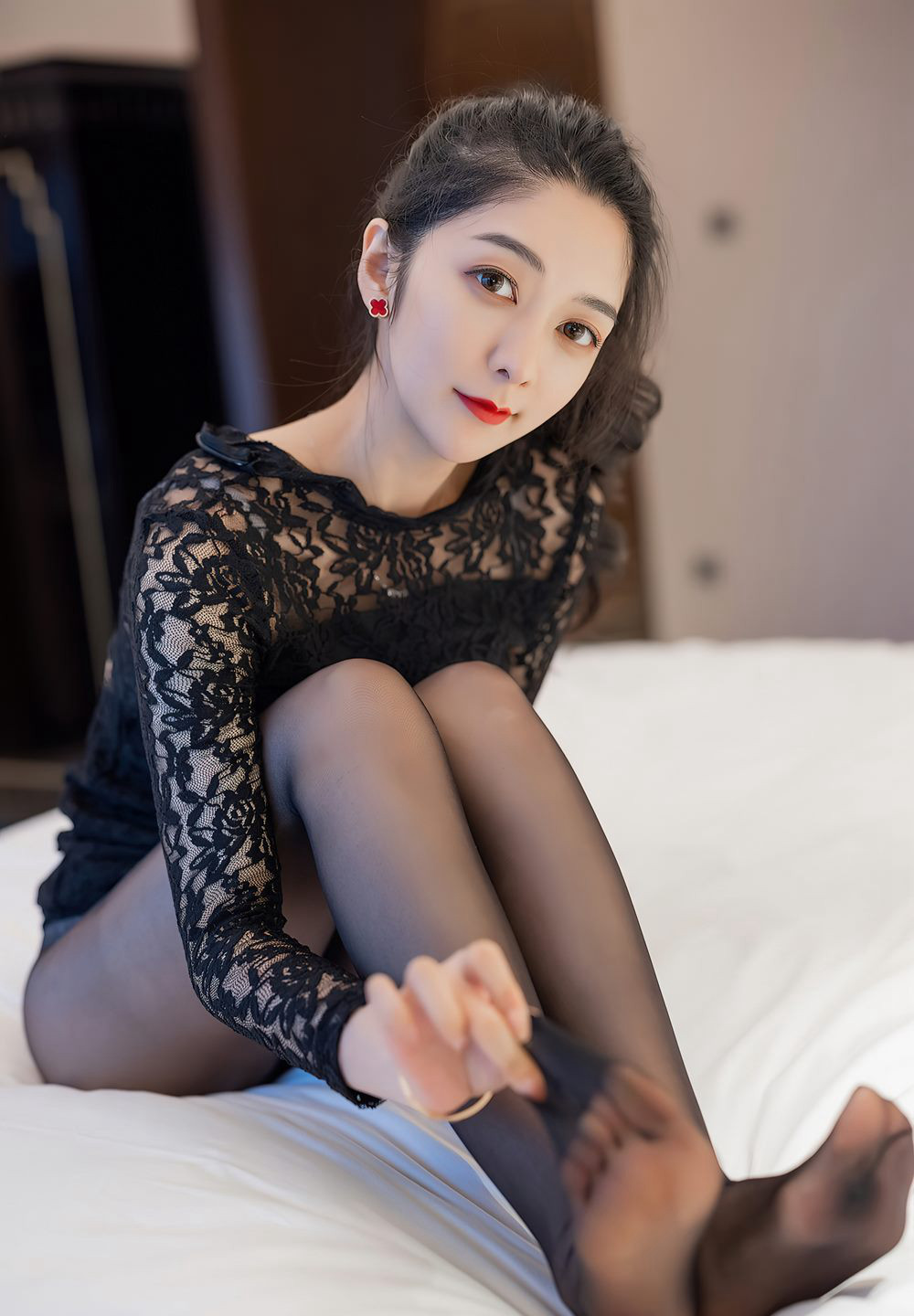 爱蜜社性感黑丝袜美腿高跟诱惑蕾丝短裙风骚紧身