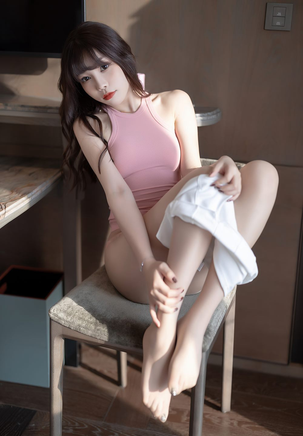 芝芝Booty肉丝袜极品美腿高跟嫩模性感白色热裤风骚