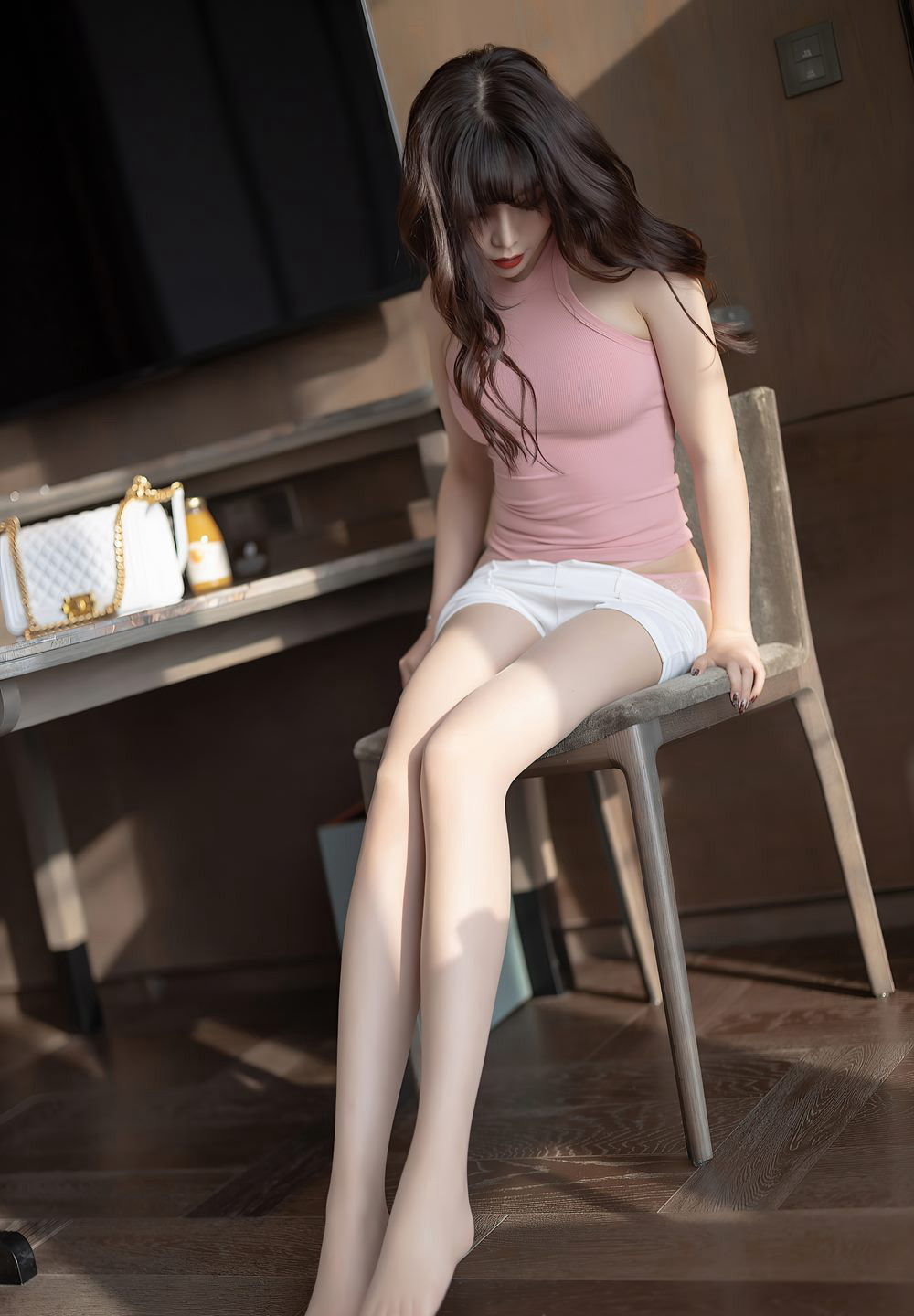 芝芝Booty肉丝袜极品美腿高跟嫩模性感白色热裤风骚