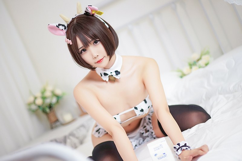 奶牛女仆晓美嫣羞涩微乳奶香四溢