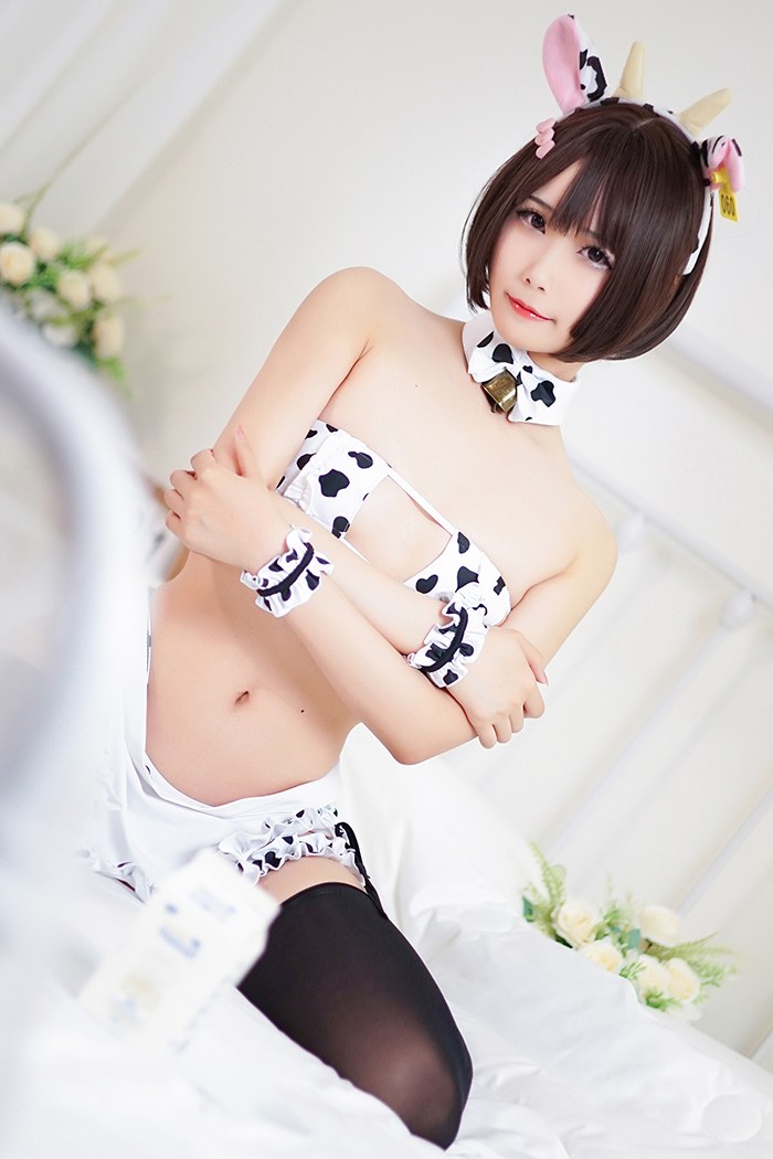 奶牛女仆晓美嫣羞涩微乳奶香四溢