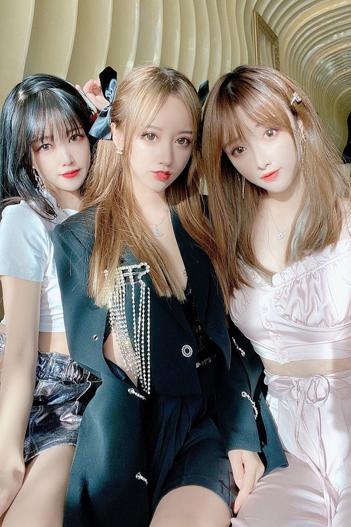 蜜桃小妹米线线蛇臀蜂腰醉酒裸露