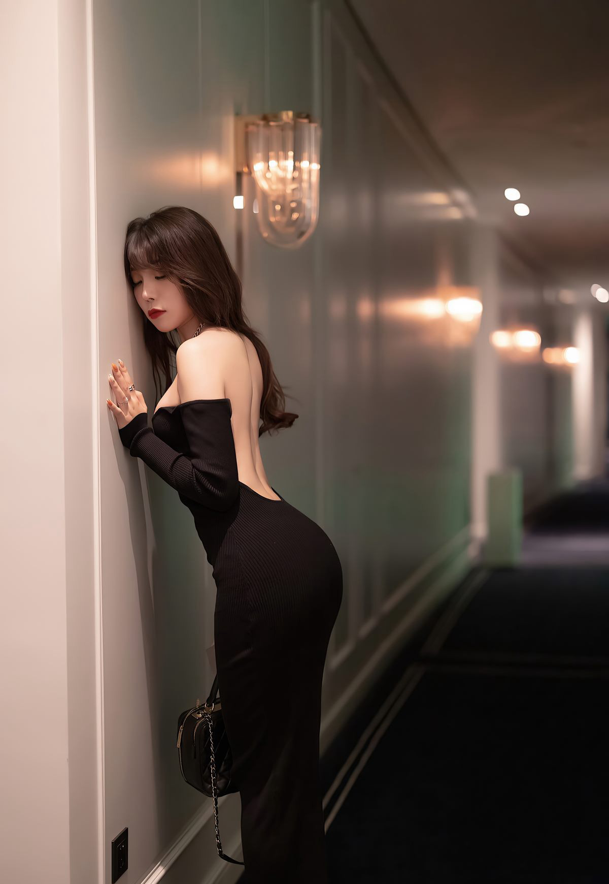 芝芝Booty诱惑高翘臀风骚裸背性感黑丝袜极品美少妇