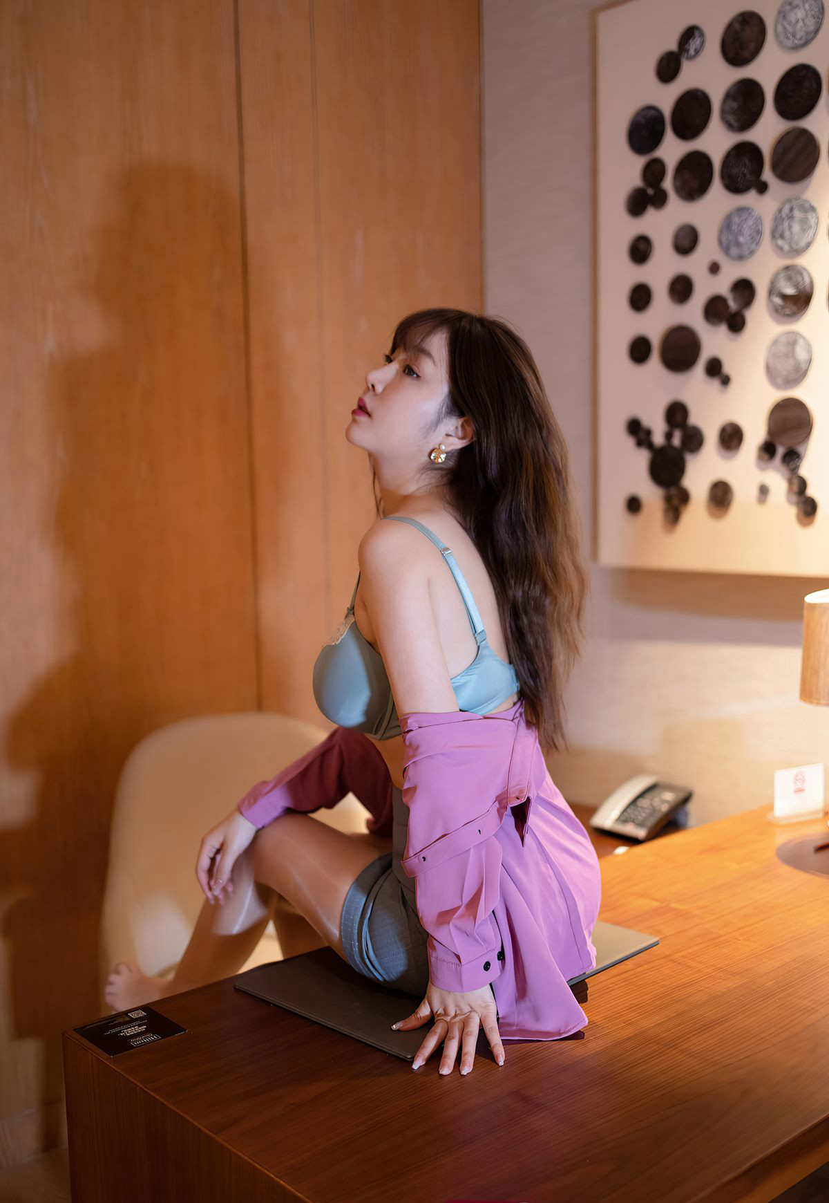 尤蜜荟身材风骚大胸丰满王雨纯2021最新高清肉丝袜美腿图集