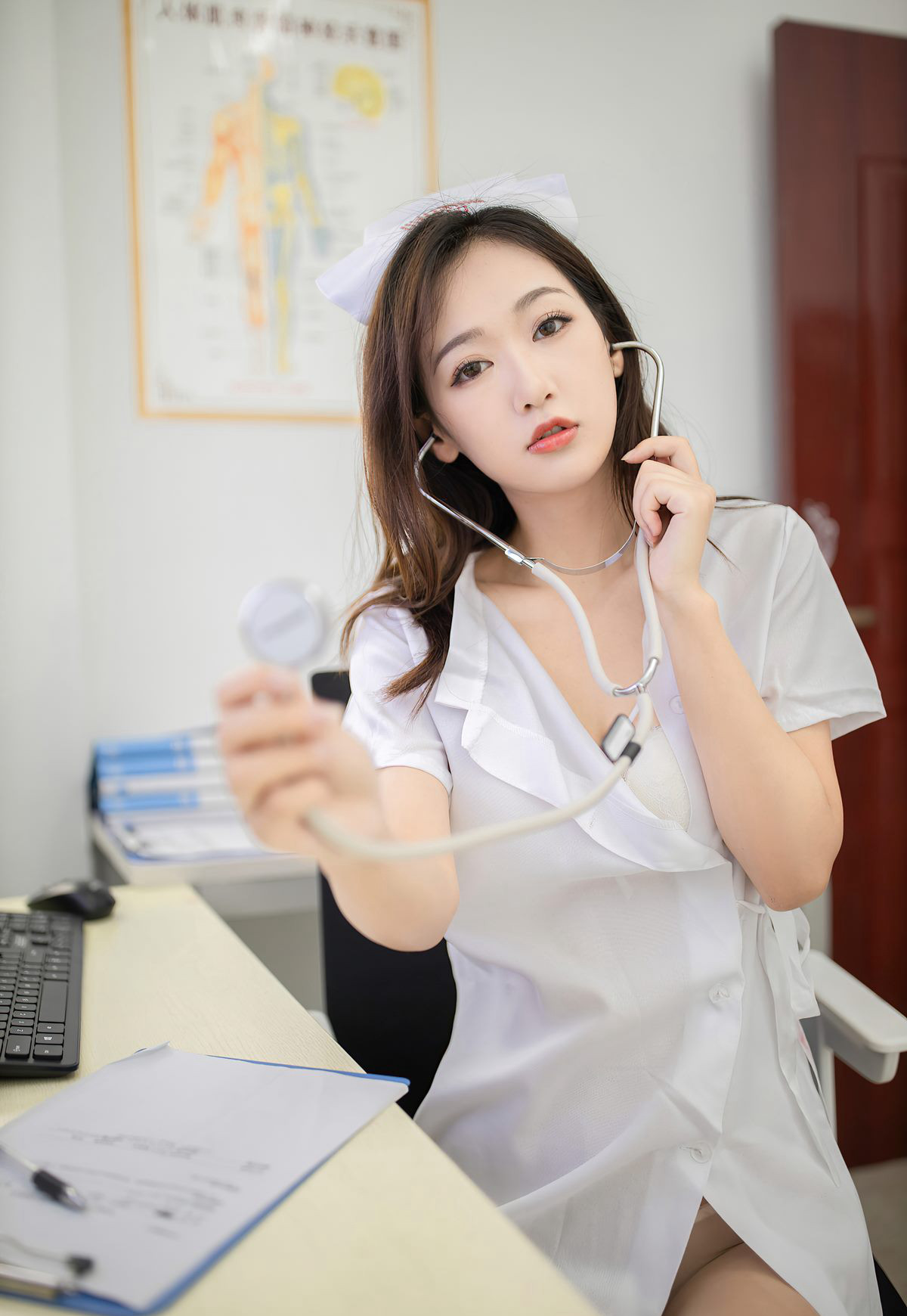 性感护士唐安琪风骚白丝翘臀诱惑护士装风骚姿势