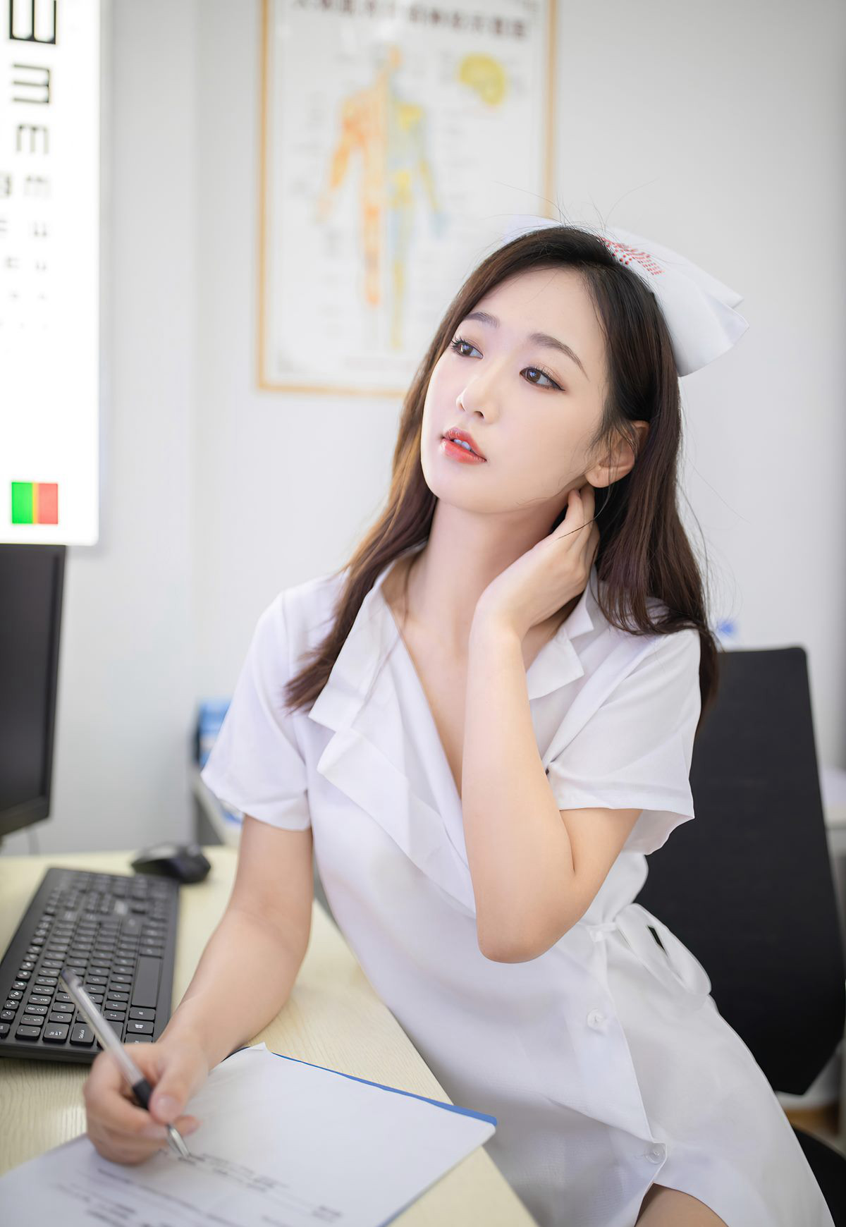 性感护士唐安琪风骚白丝翘臀诱惑护士装风骚姿势