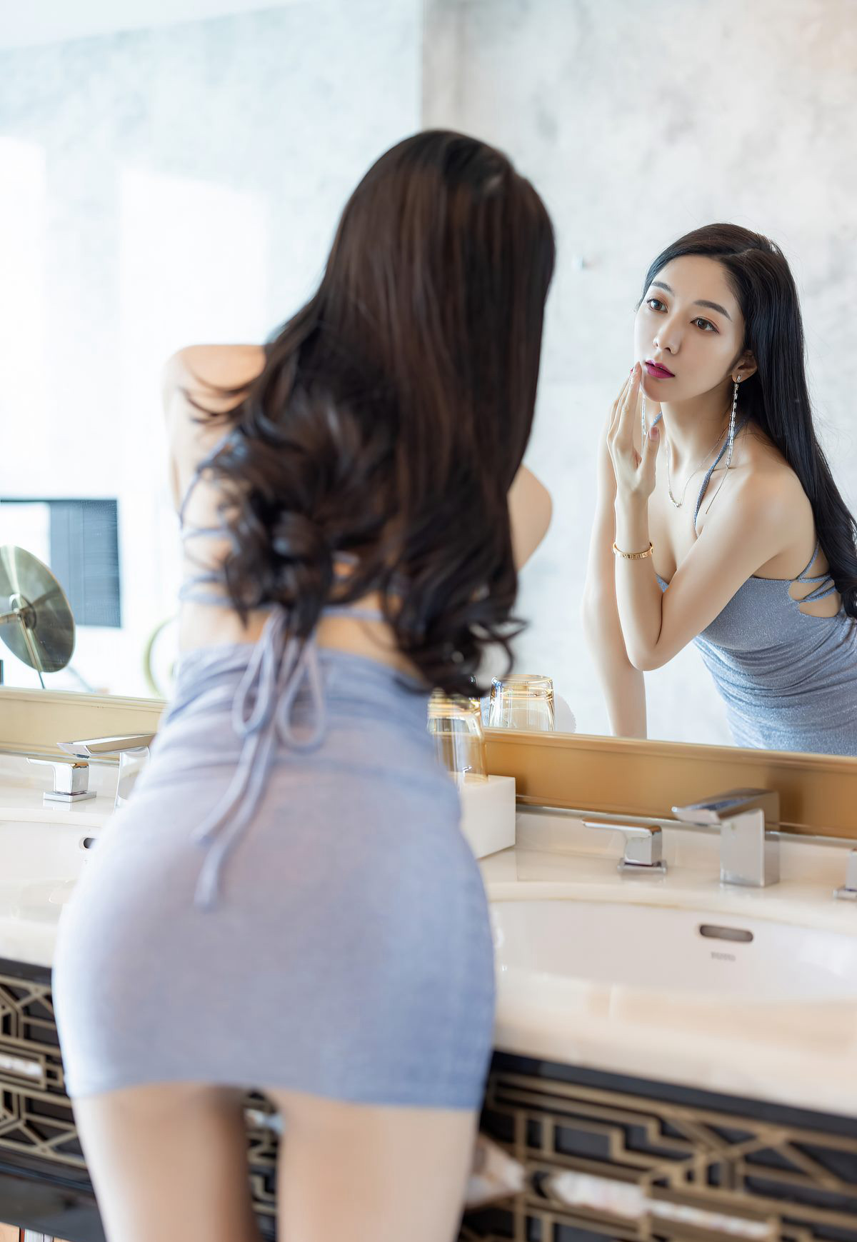 爱蜜社性感嫩模小热巴诱惑紧身情趣内衣臀控福利肉丝美腿