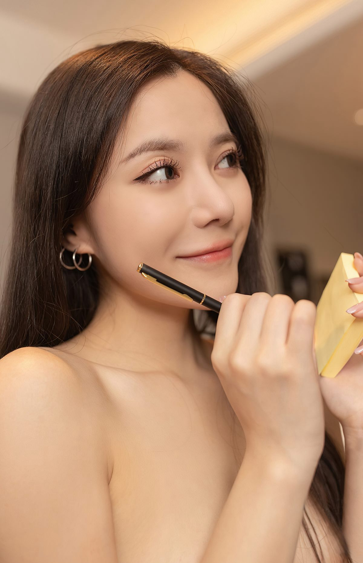 鱼子酱诱惑美腿2021性感白丝玉足脱丝袜高清图