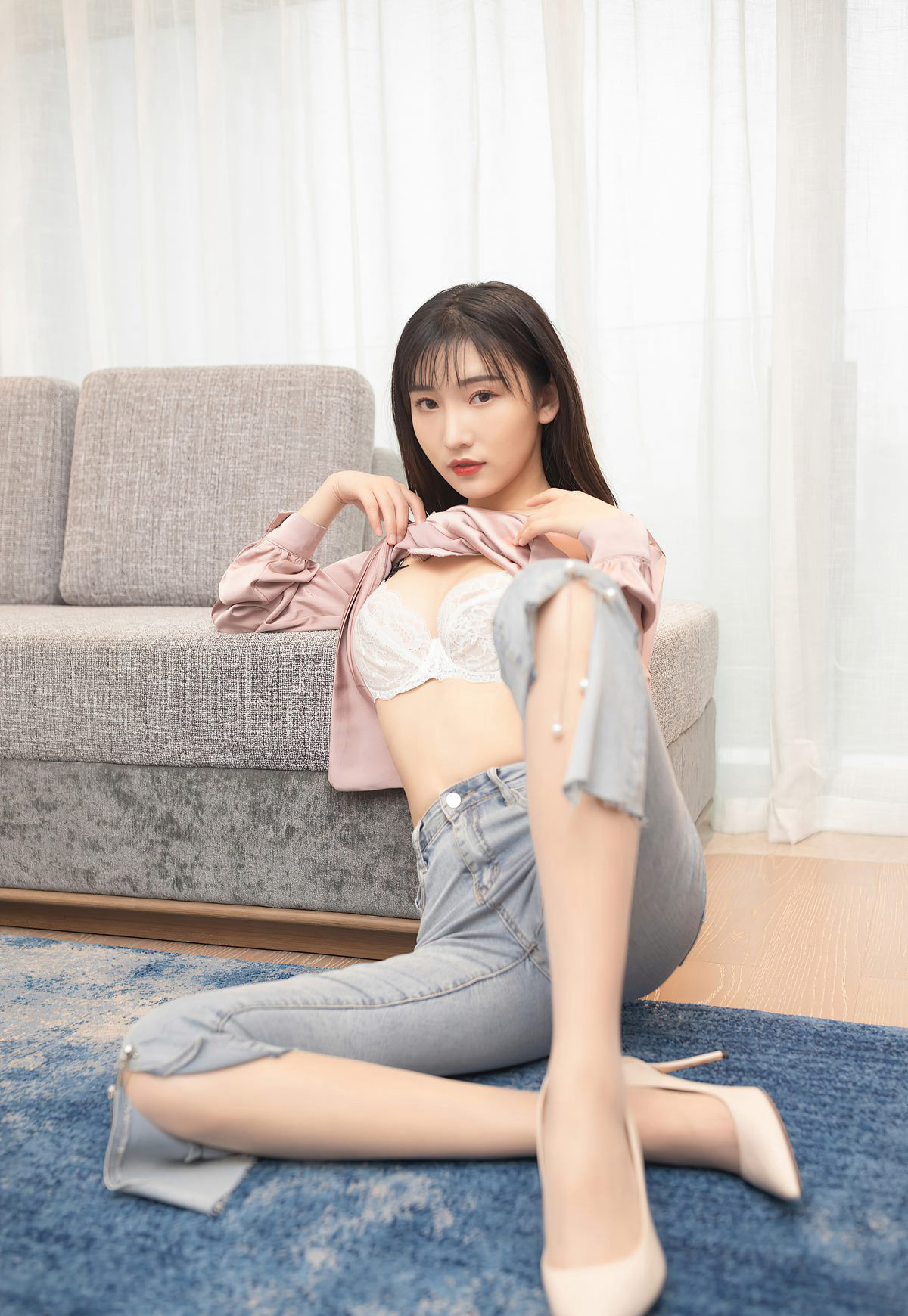 陆萱萱性感牛仔裤肉丝袜高跟玉足性感脱丝袜套图