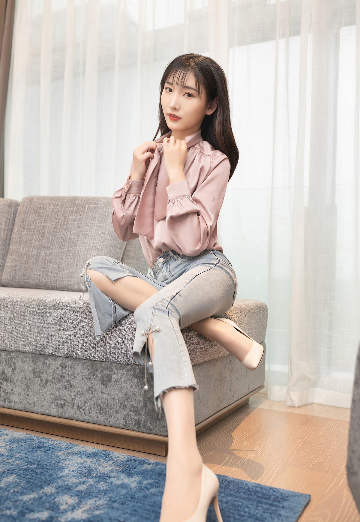 陆萱萱性感牛仔裤肉丝袜高跟玉足性感脱丝袜套图