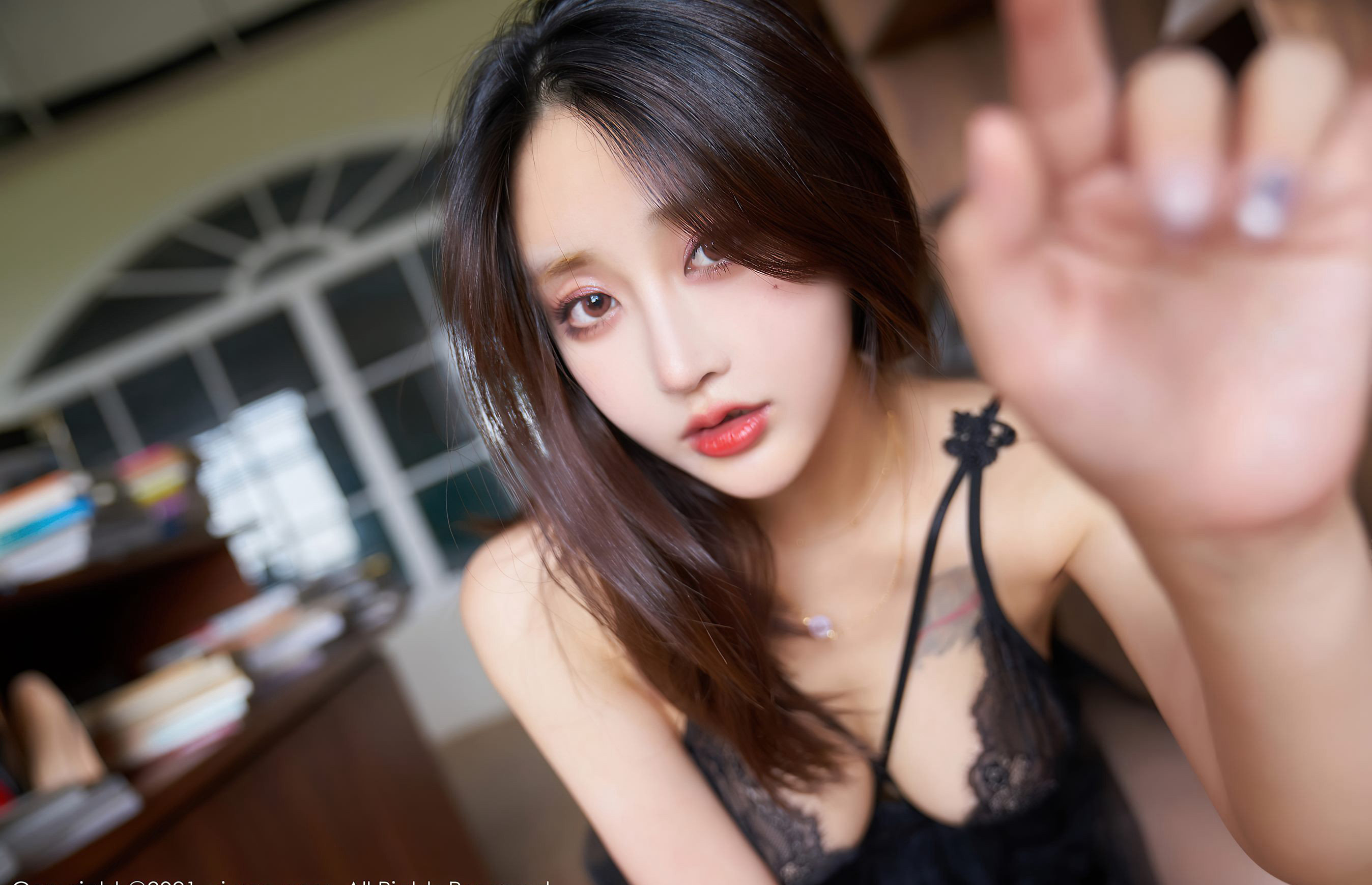 林子欣Freya性感蕾丝情趣内衣风骚黑丝高跟大胸丁字裤