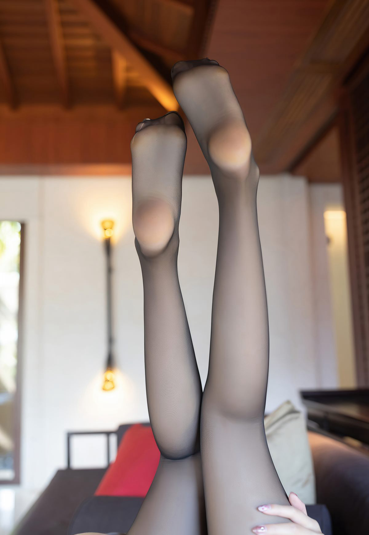 就是阿朱啊极品风骚制服秘书诱惑黑丝袜美腿高跟高翘臀