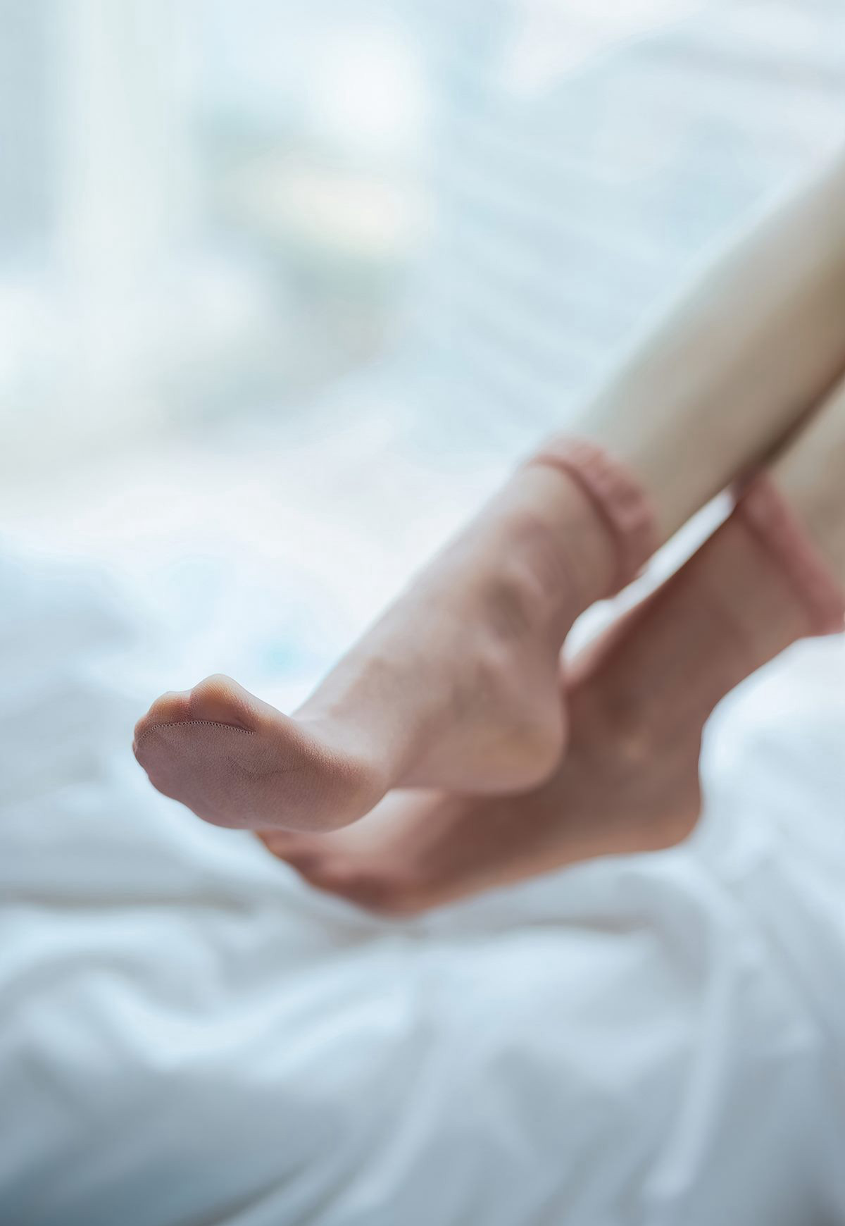 爱蜜社小狐狸性感丁字裤极品白嫩美腿风骚高翘臀姿势