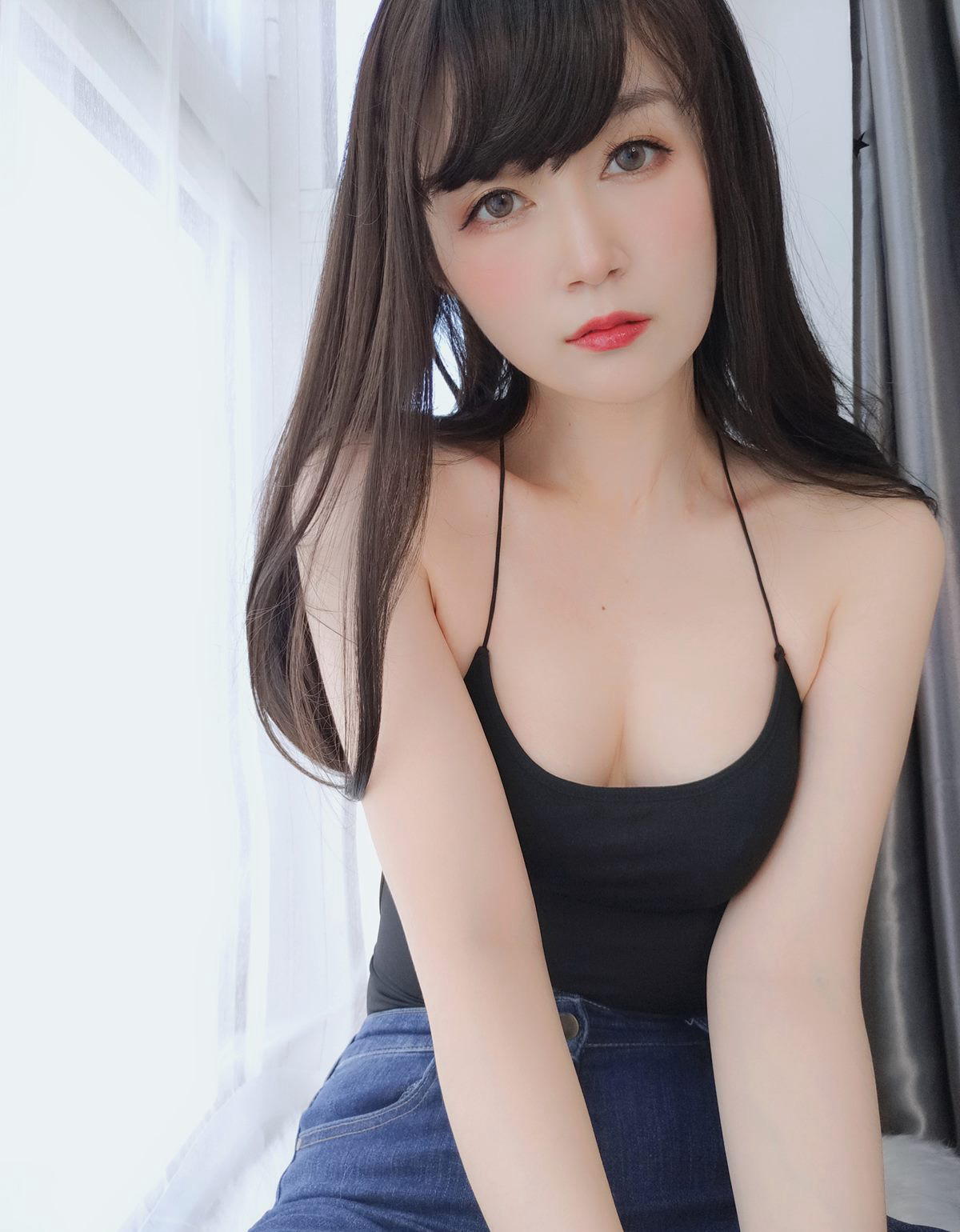 白银81性感cos诱惑白嫩裸胸紧身牛仔裤超污翘臀美臀