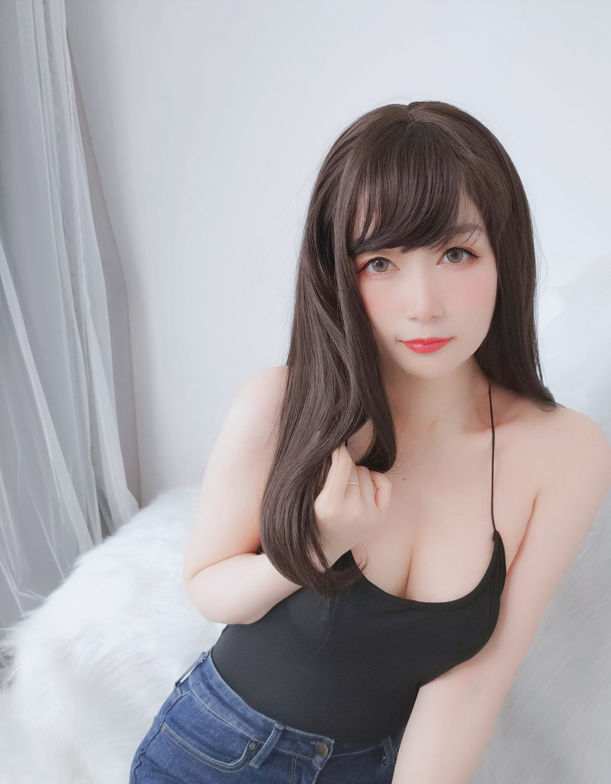 白银81性感cos诱惑白嫩裸胸紧身牛仔裤超污翘臀美臀