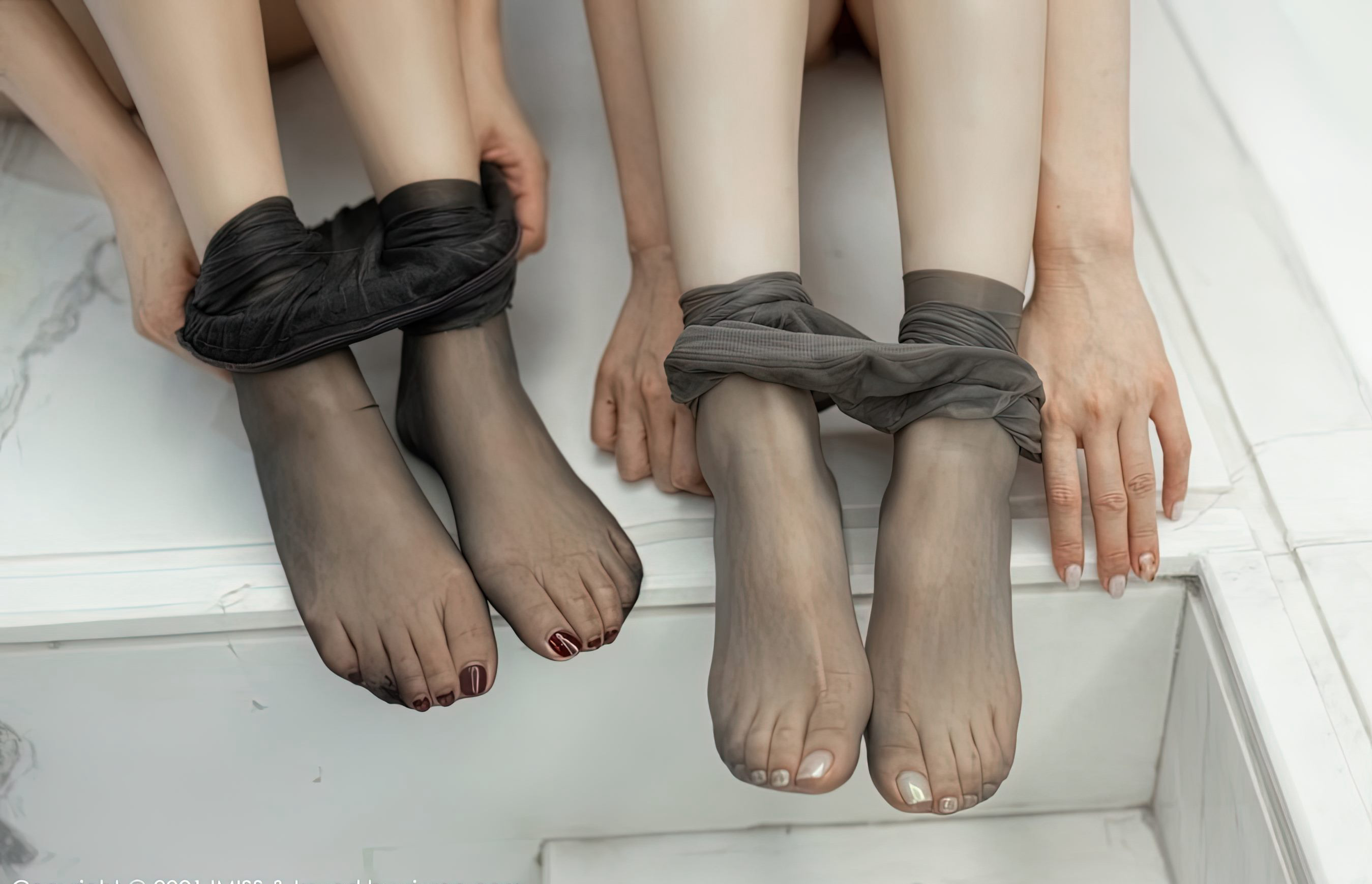 爱蜜社丰满美少妇灰丝袜j加肉丝袜性感包臀裙写真套图