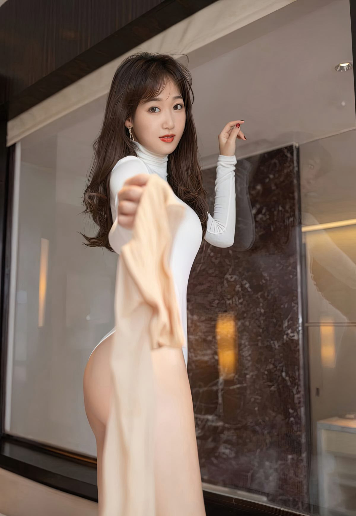 唐安琪2021肉丝裸臀风骚高翘臀紧身裙诱惑美腿高跟