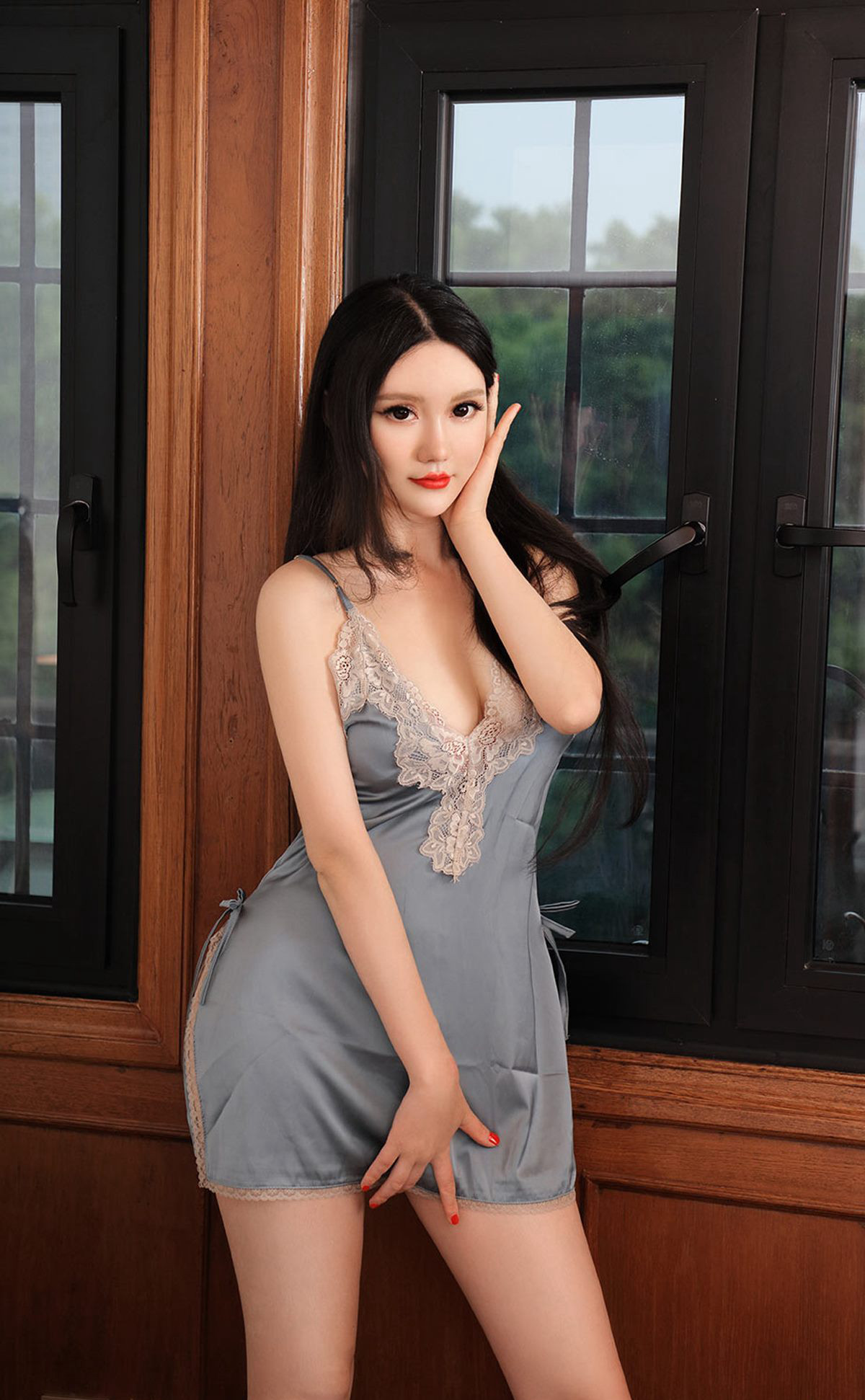 赫拉女神私人拍摄性感蕾丝情趣内衣诱惑大奶白嫩少妇