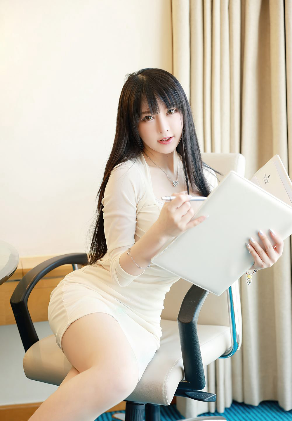 模范学院玉兔极品大奶美少妇丰满白嫩丝袜美腿美女肉丝写真