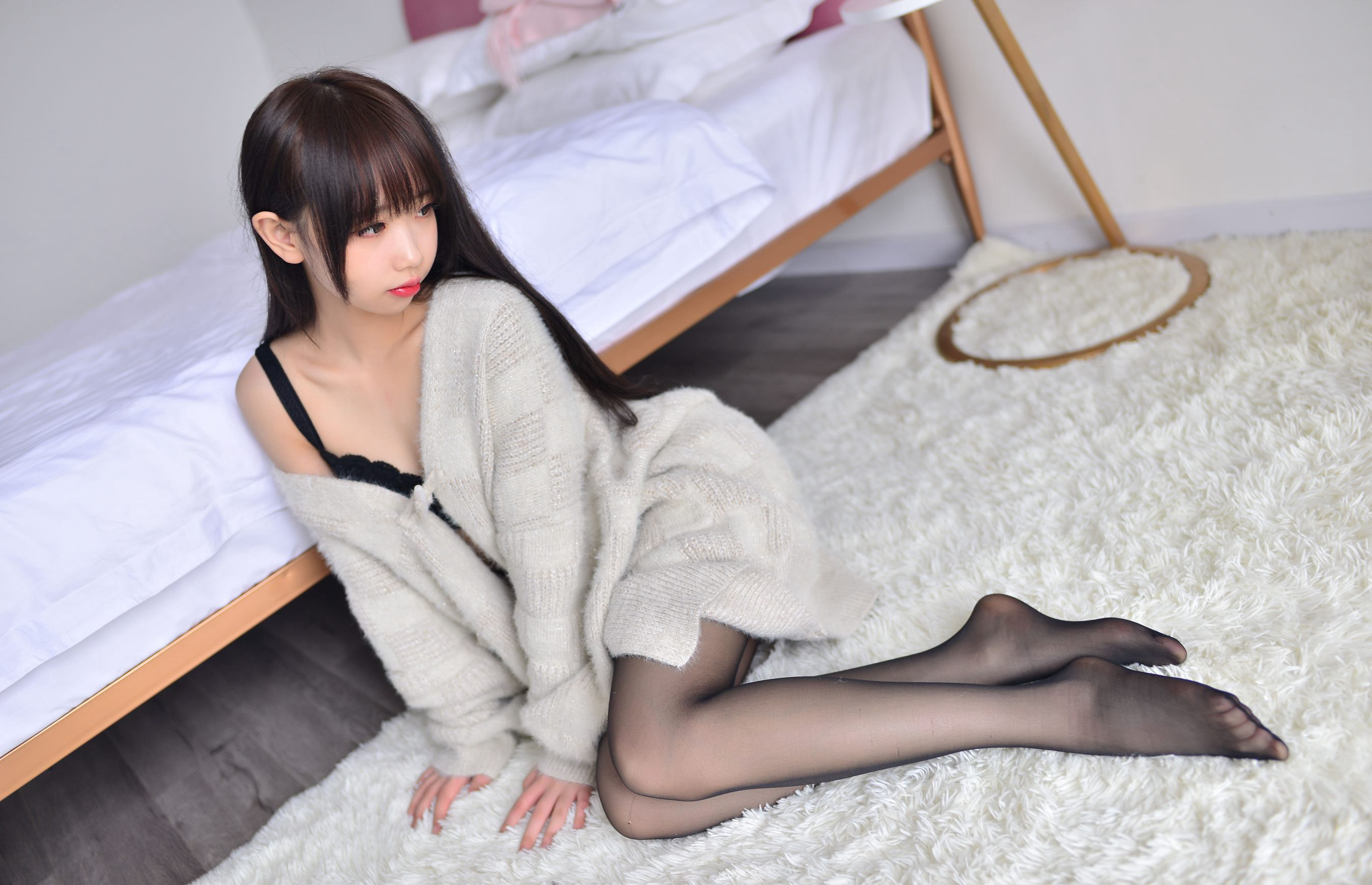 cosplay美女雪琪超污黑丝丰满美腿丝袜玉足诱惑高清套图