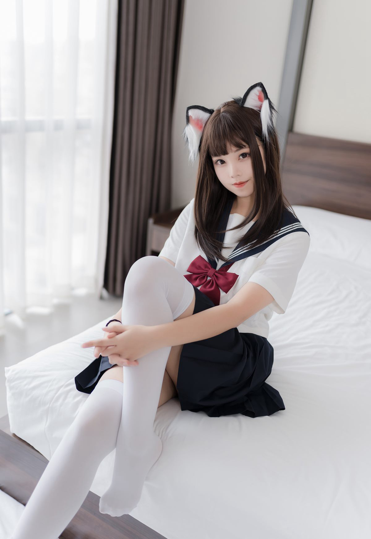 蜜汁猫裘COSPLAY极品白丝学生装性感超短裙美腿写真