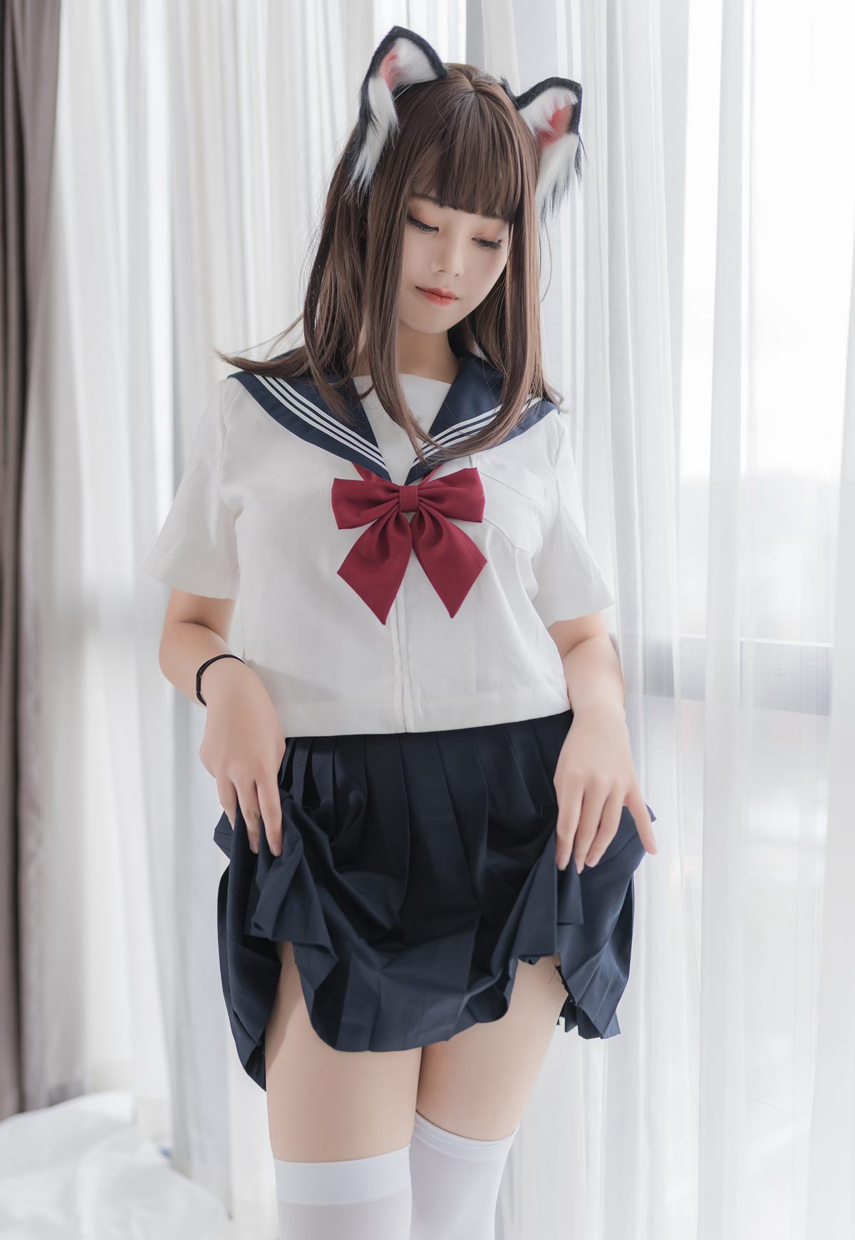 蜜汁猫裘COSPLAY极品白丝学生装性感超短裙美腿写真