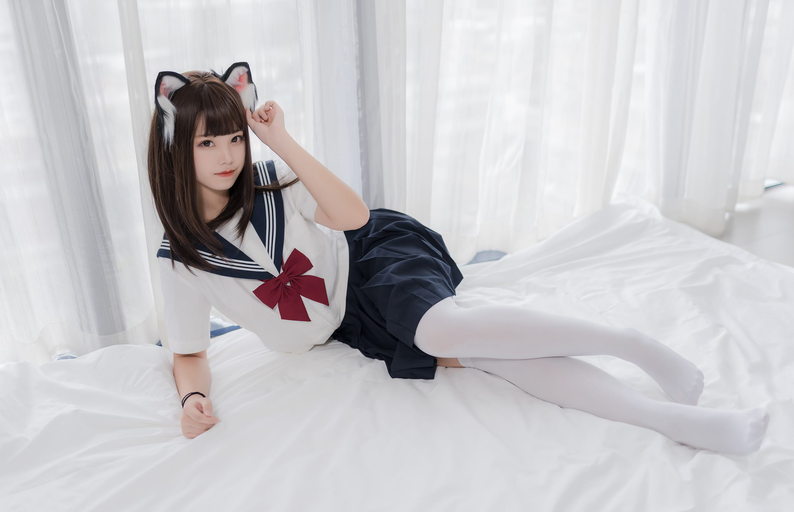 蜜汁猫裘COSPLAY极品白丝学生装性感超短裙美腿写真
